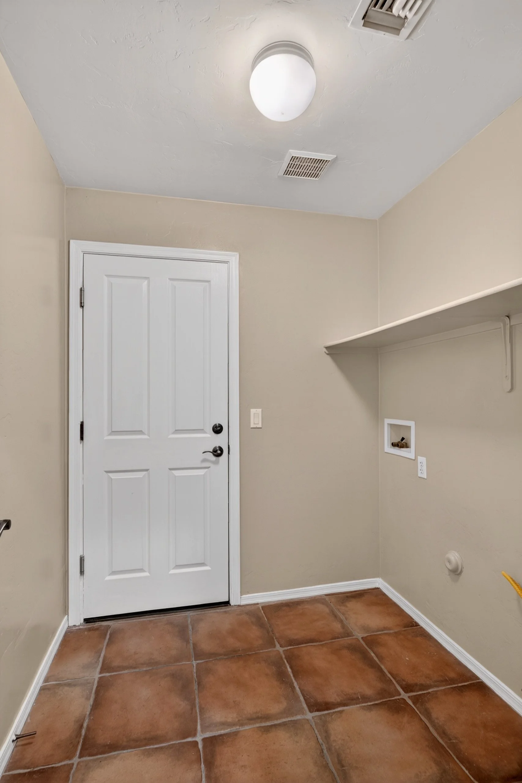 14 Laundry Room.jpg