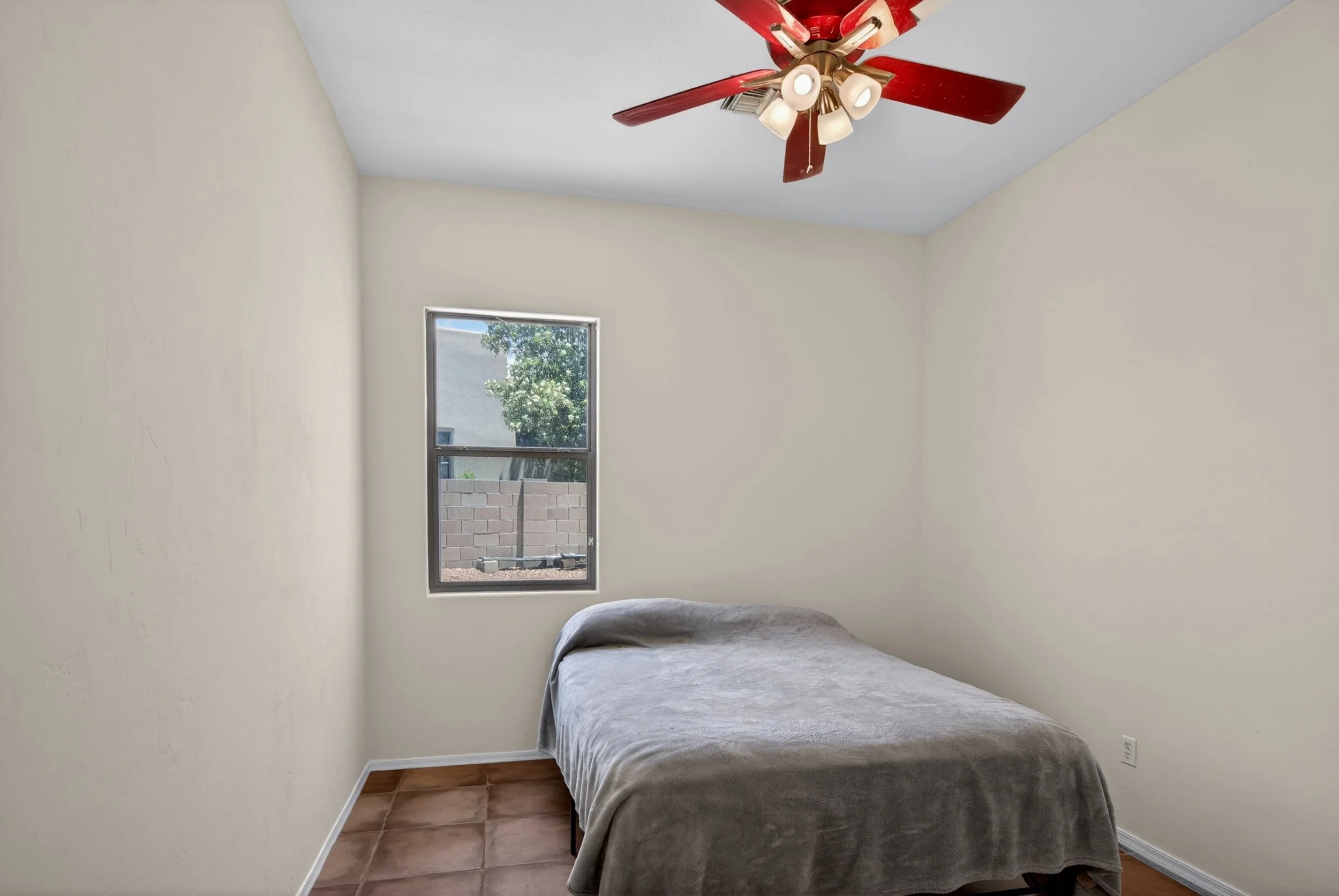 15 Bedroom 3 photo a.jpg