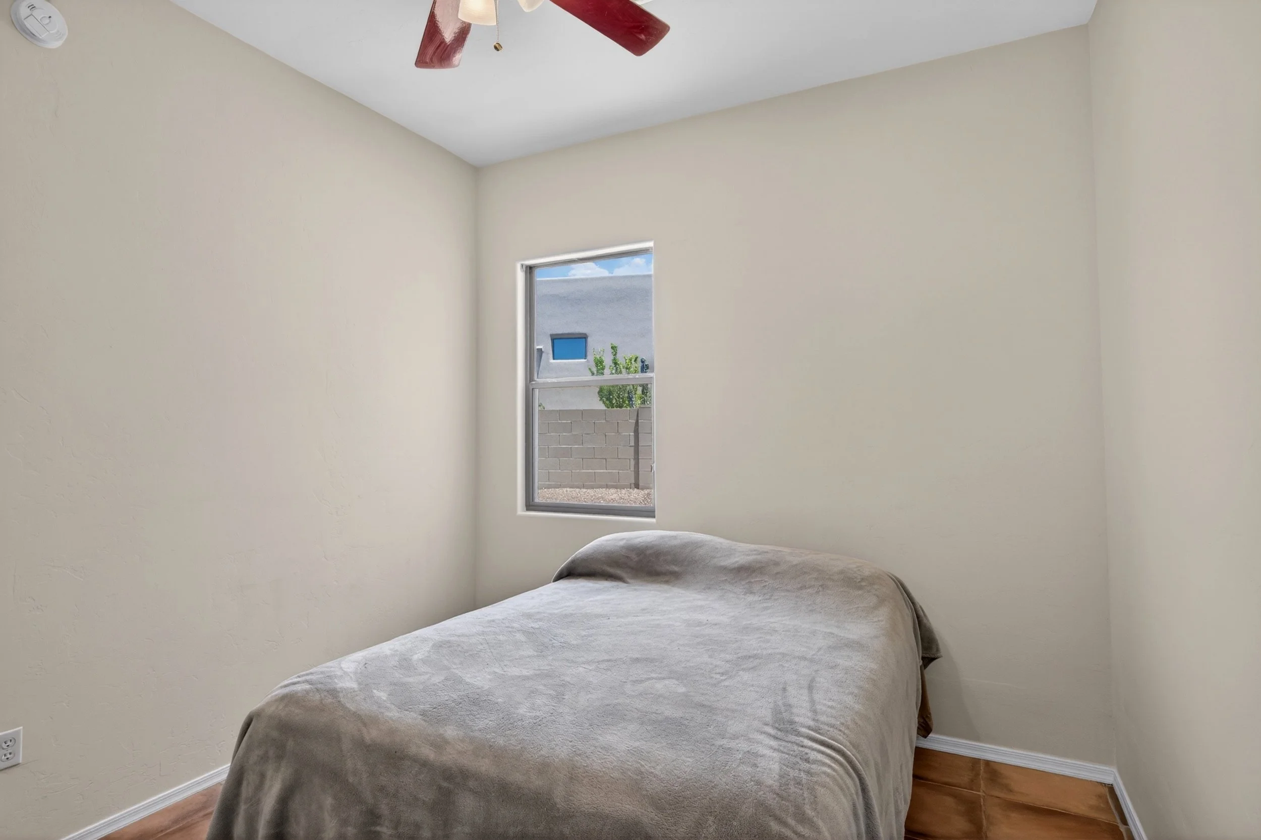 16 Bedroom 3 photo b.jpg