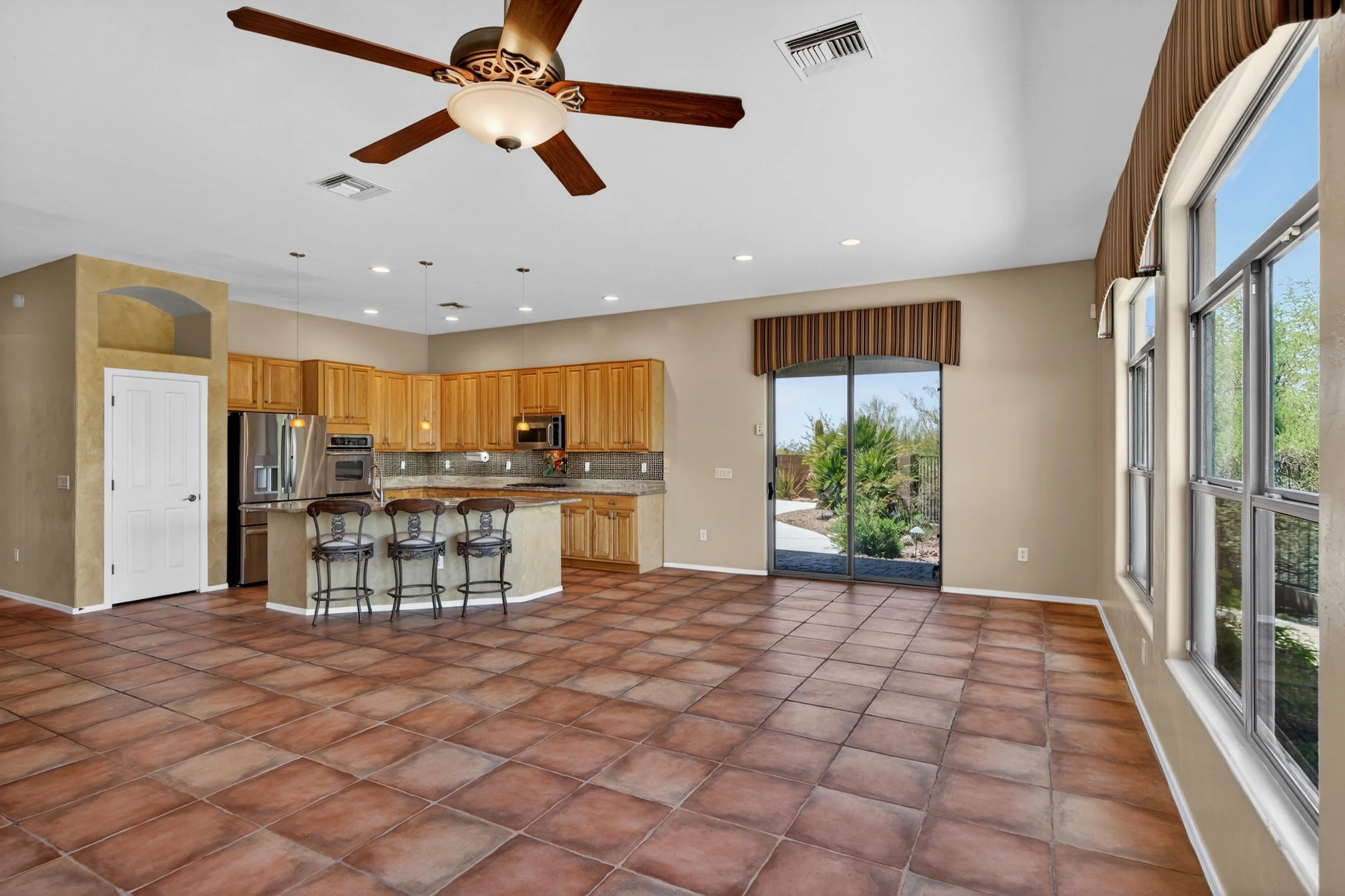 18 Living Room photo b.jpg