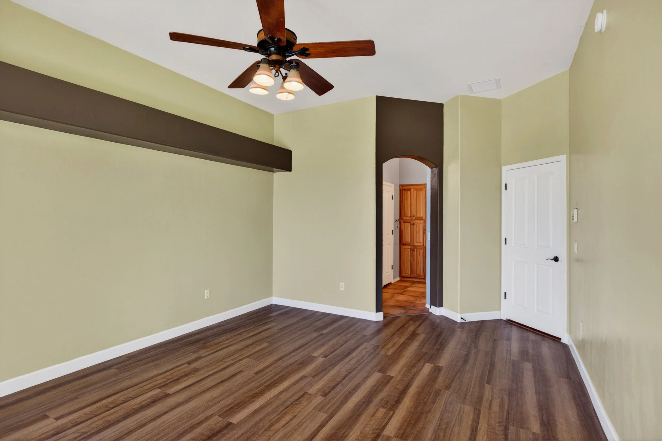 25 Main Bedroom photo c.jpg