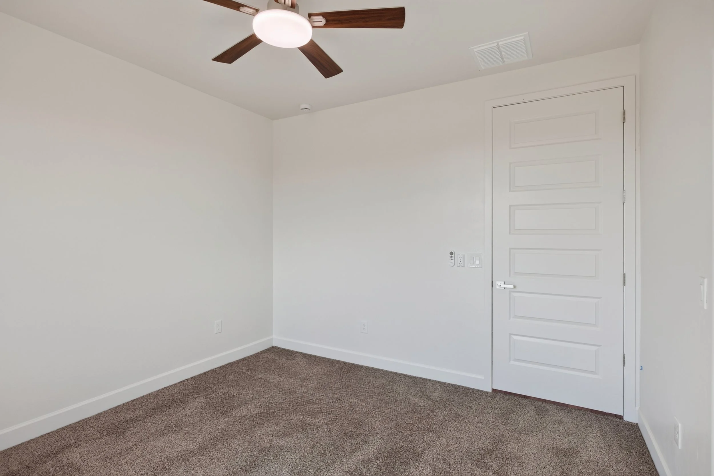 12 Bedroom 2 photo b.jpg