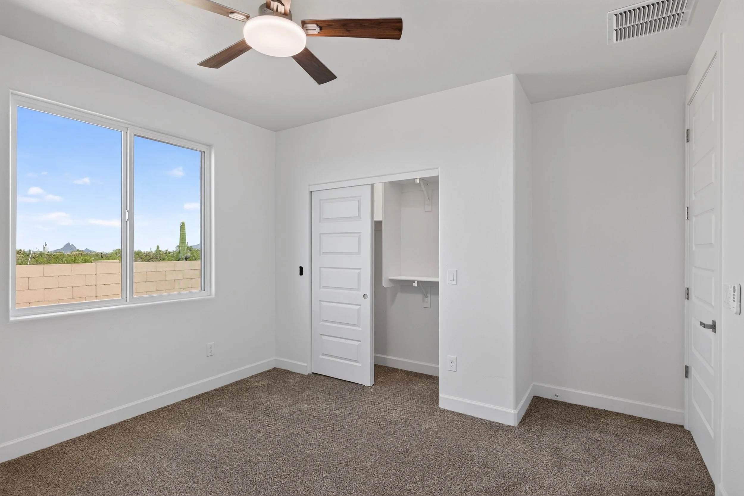 16 Bedroom 3 photo b.jpg