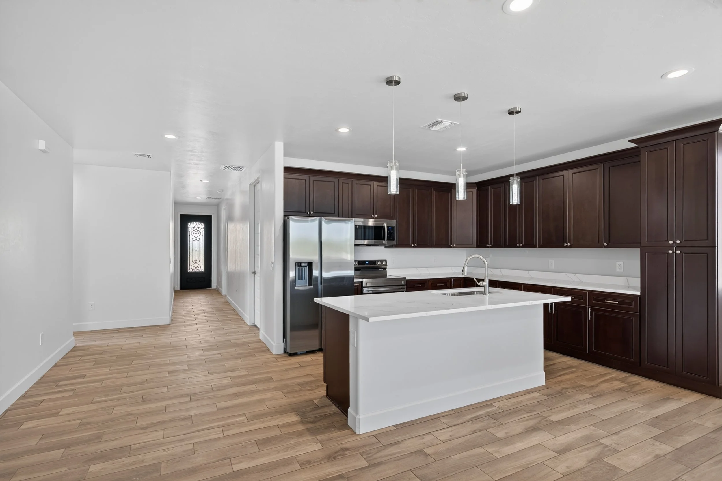 19 Kitchen photo c.jpg