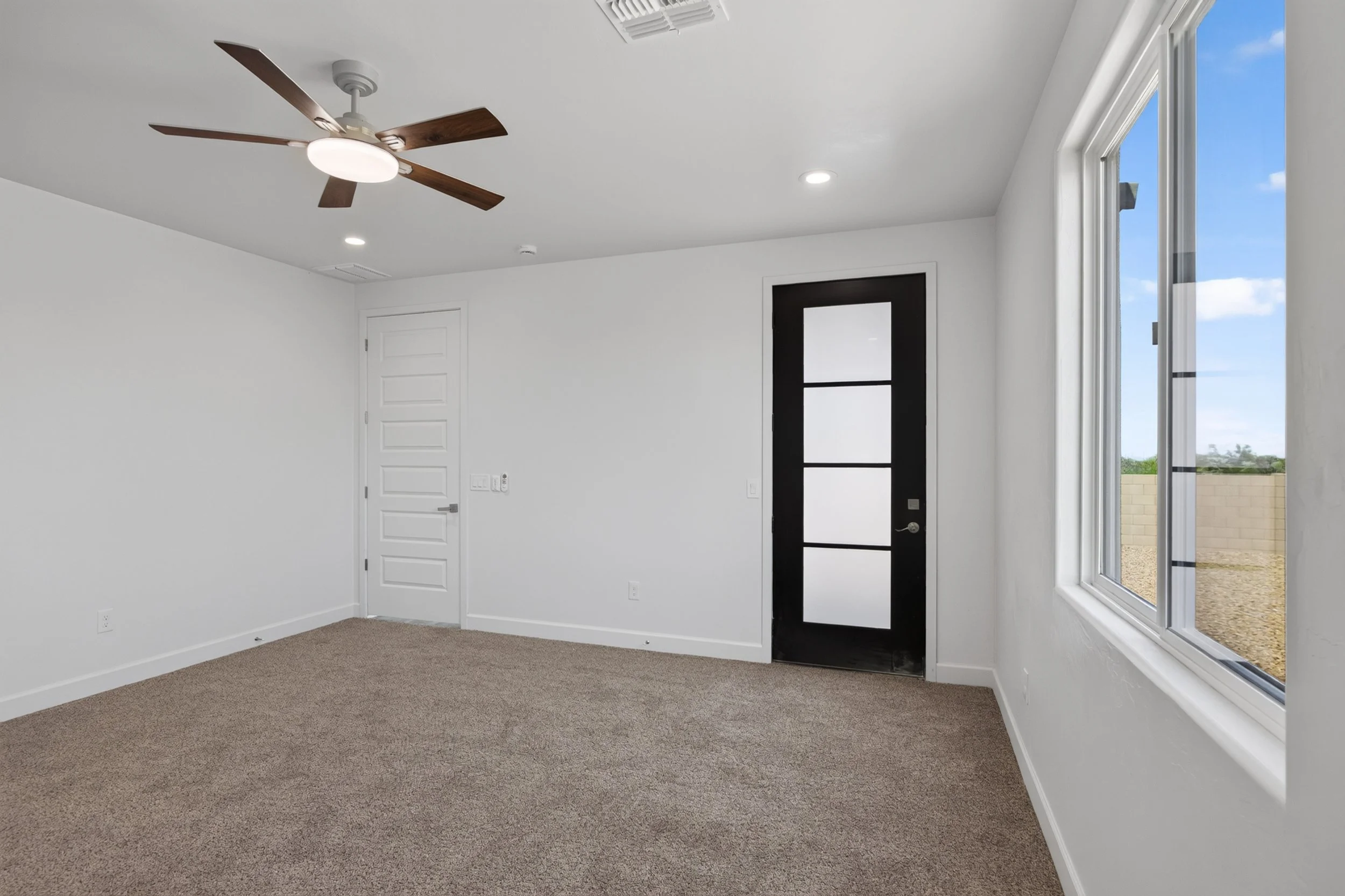 30 Main Bedroom photo .jpg