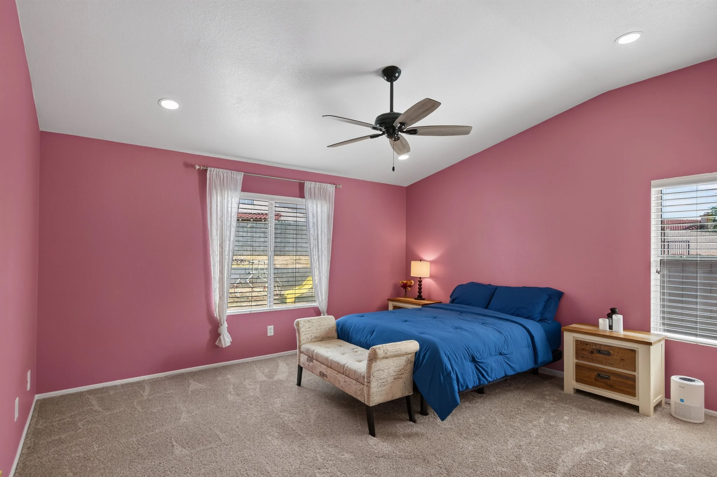 16 Main Bedroom photo a.jpg