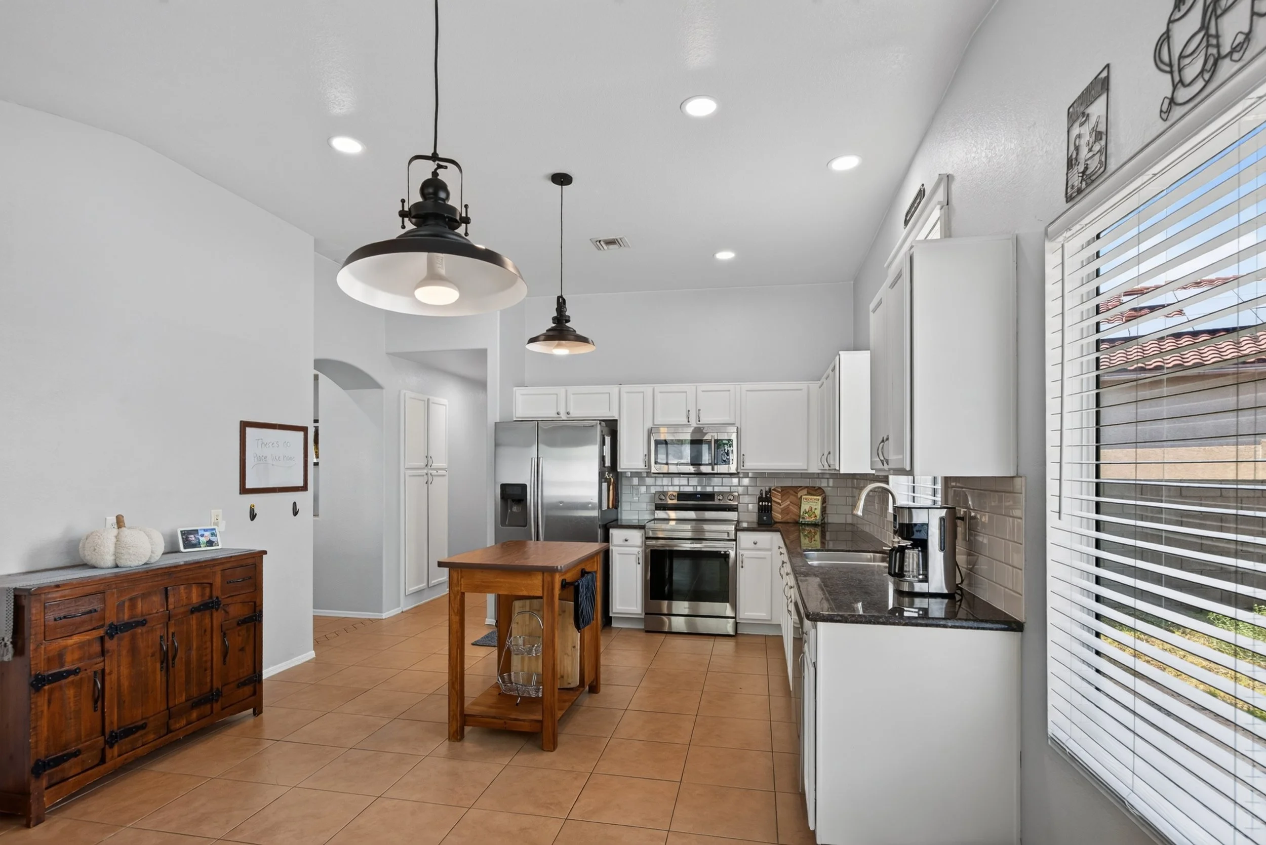 23 Kitchen photo c.jpg