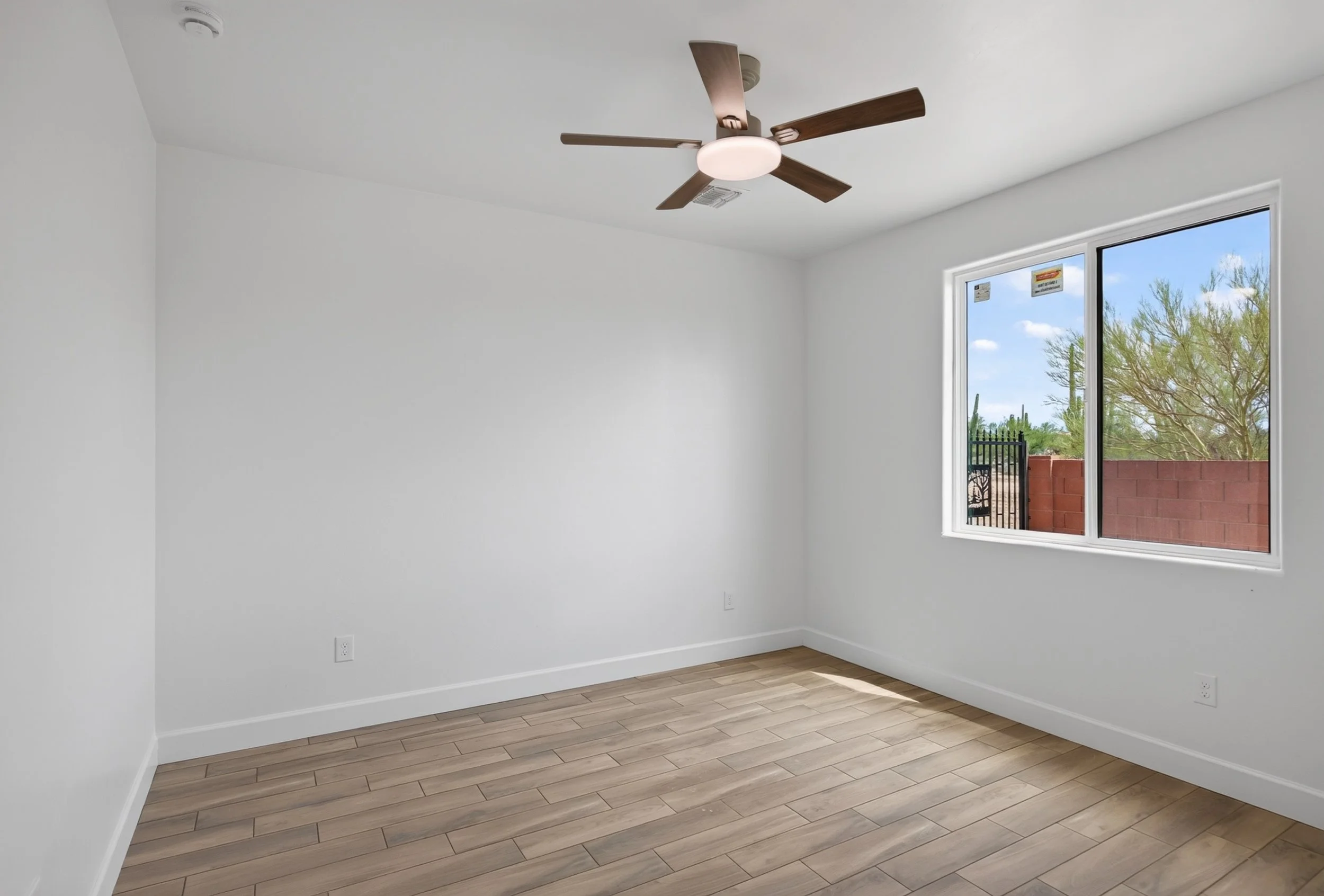 15 Bedroom 3 photo a.jpg