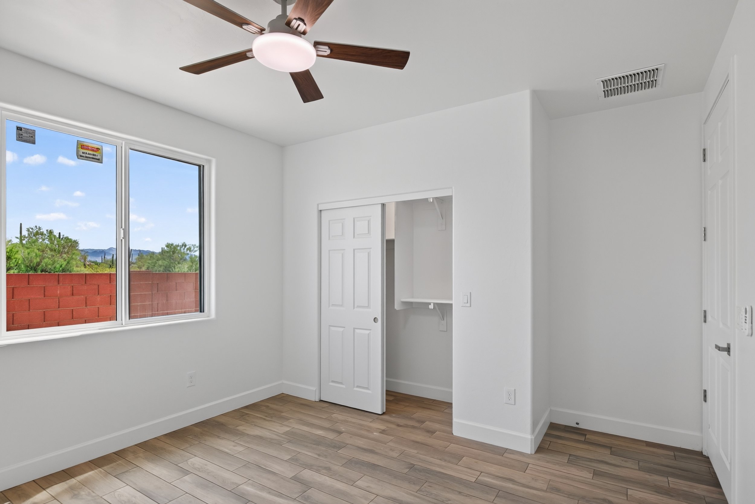 16 Bedroom 3 photo b.jpg