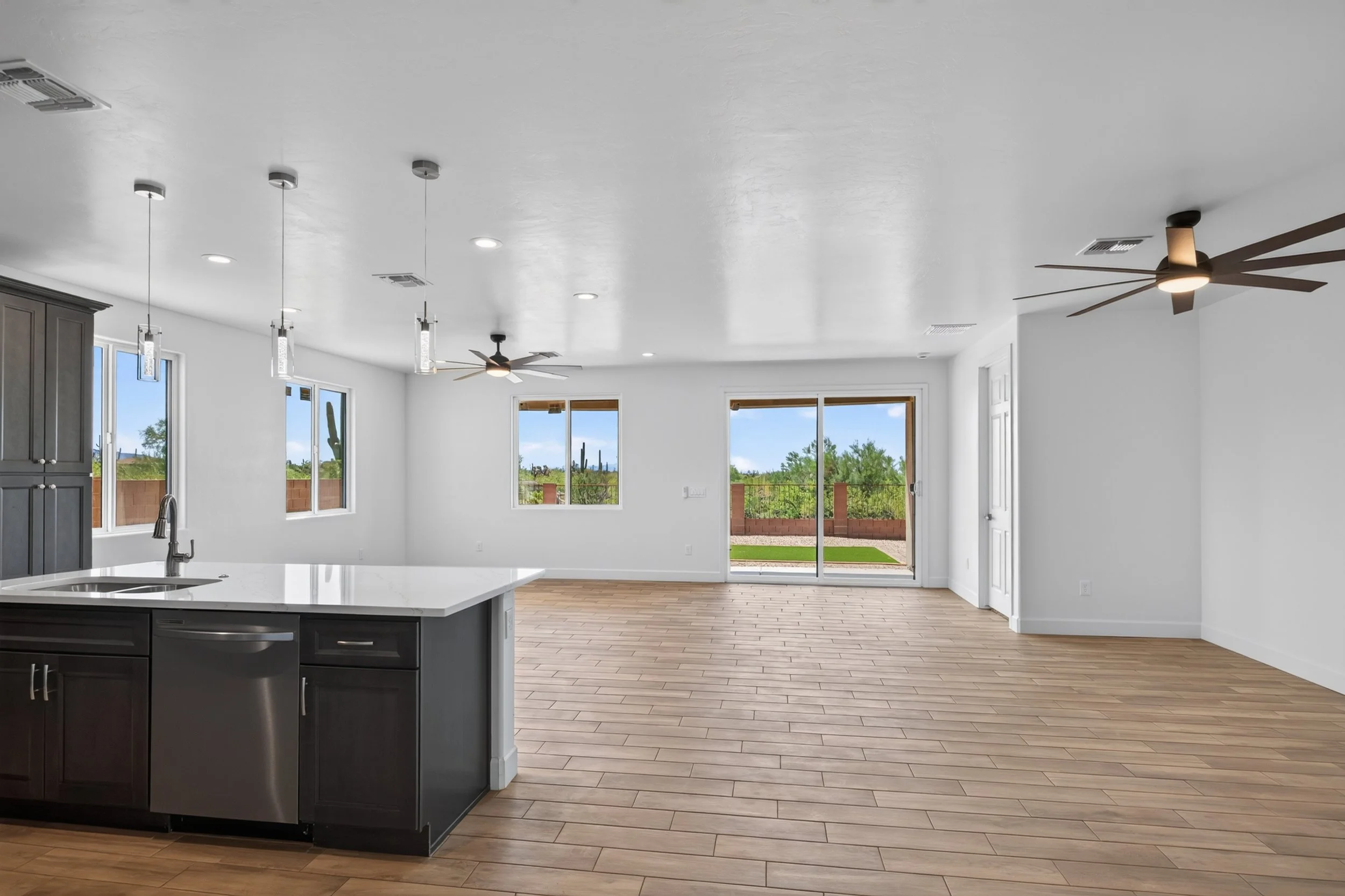 17 Kitchen photo a.jpg