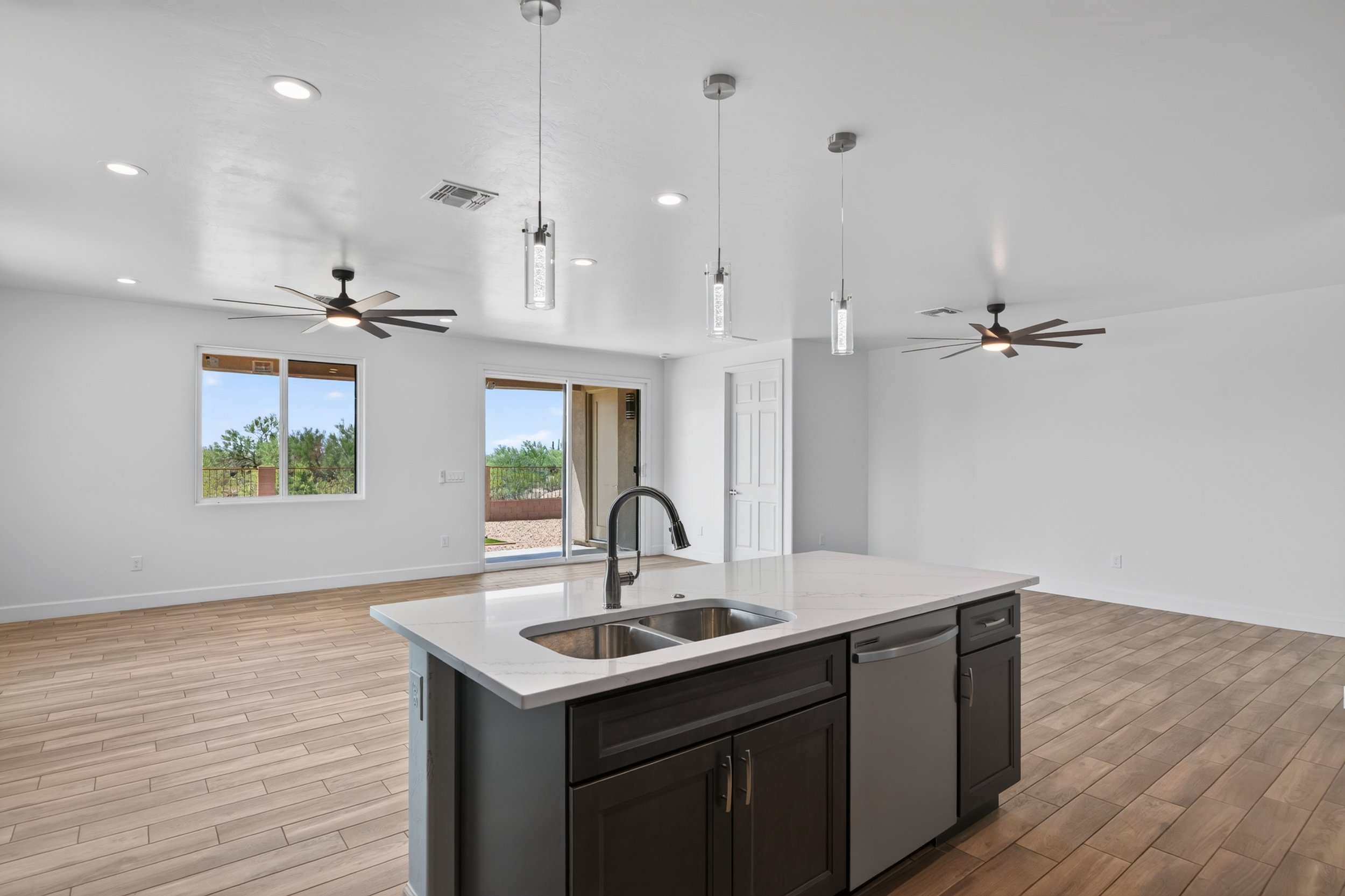 20 Kitchen photo d.jpg