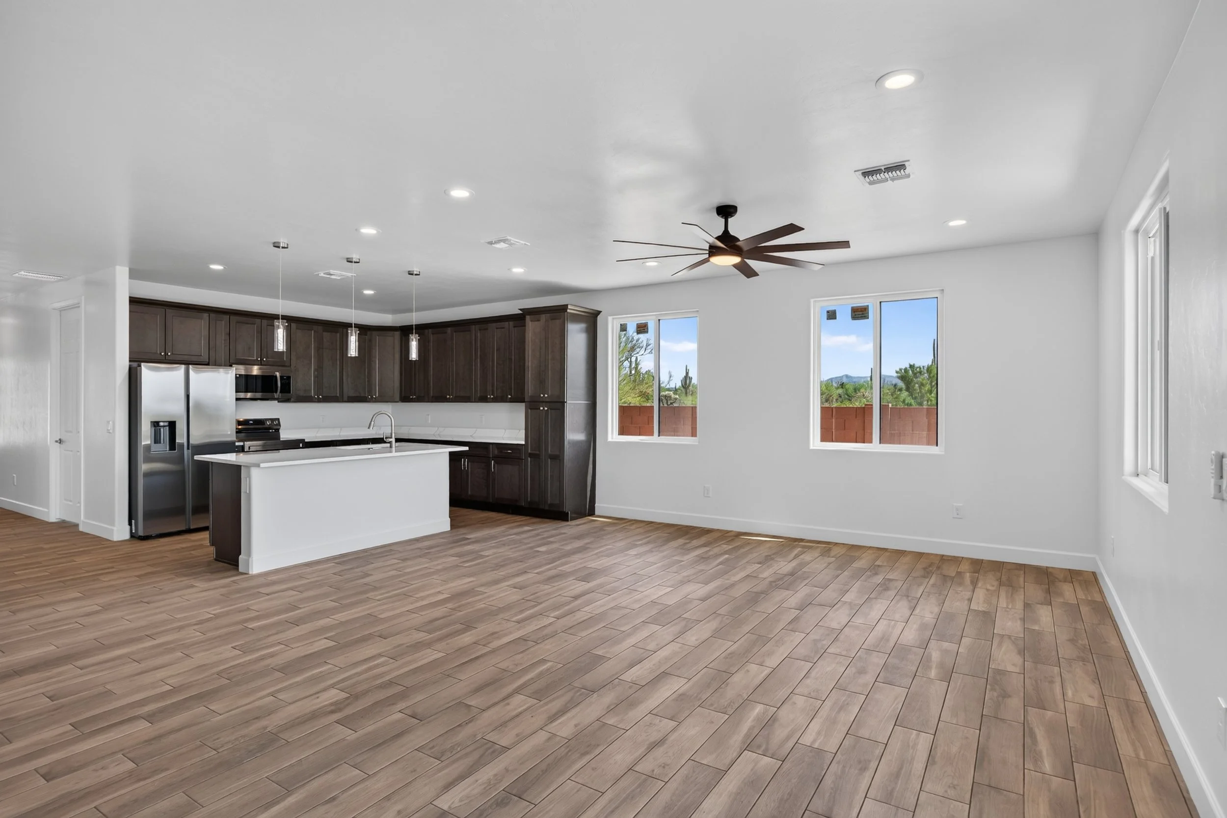 24 Living Room photo c.jpg