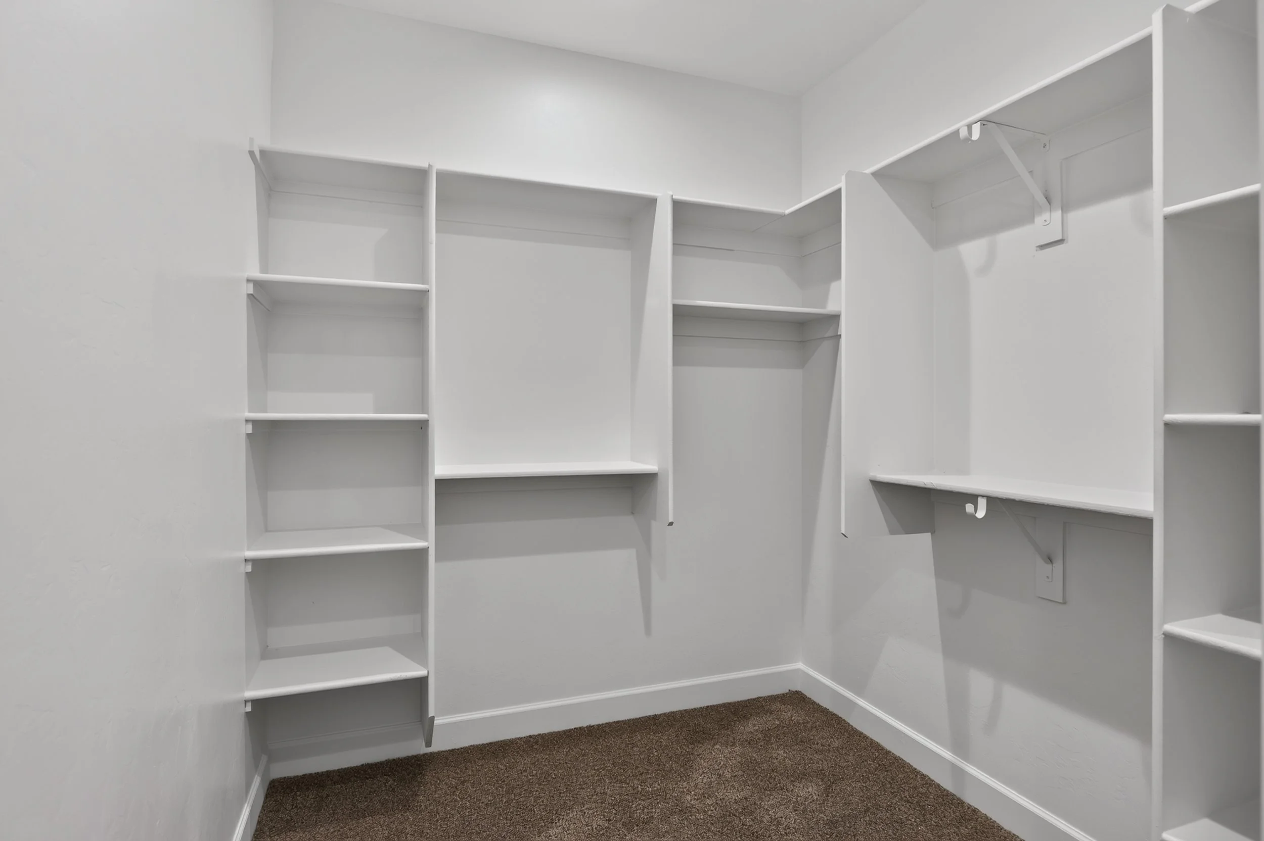 33 Main Bedroom Closet.jpg