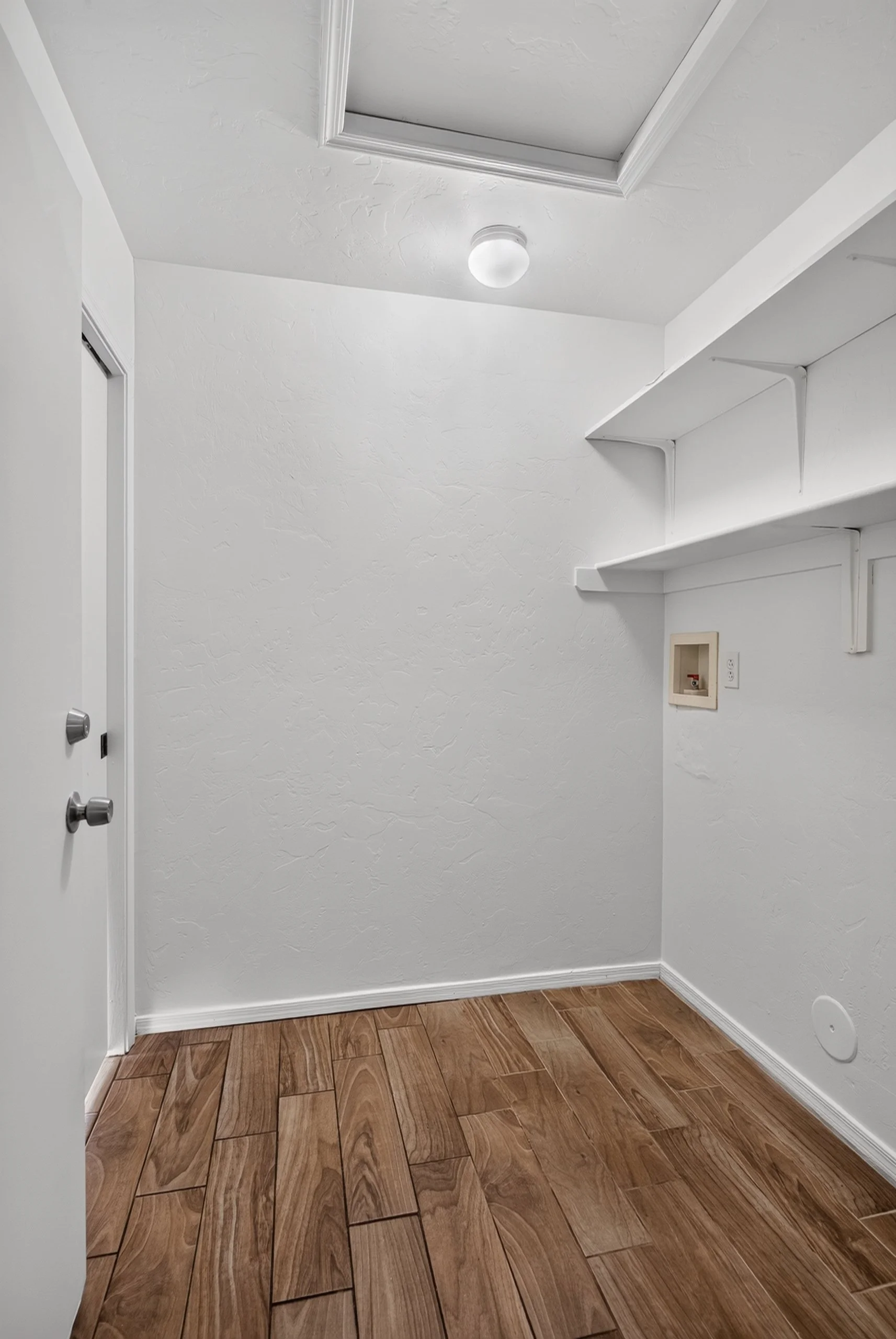 11 Laundry Room.jpg