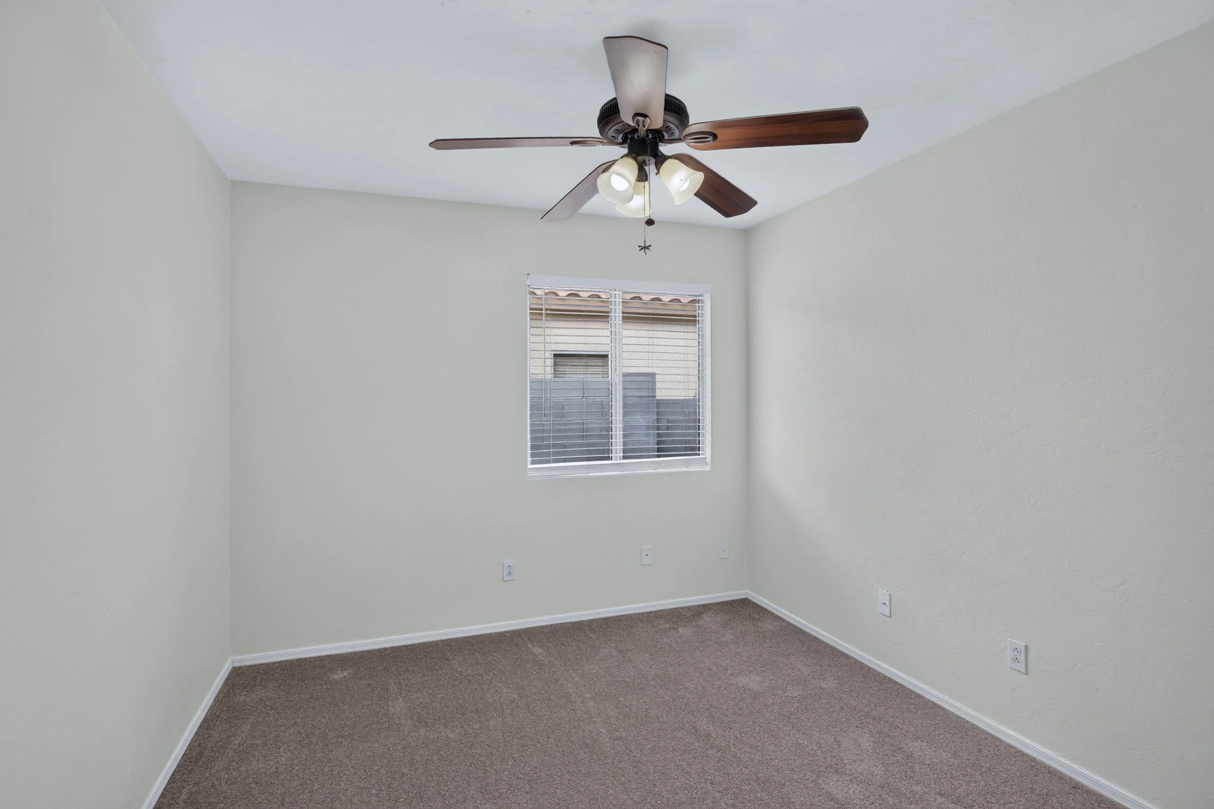 15 Bedroom 2 photo b.jpg