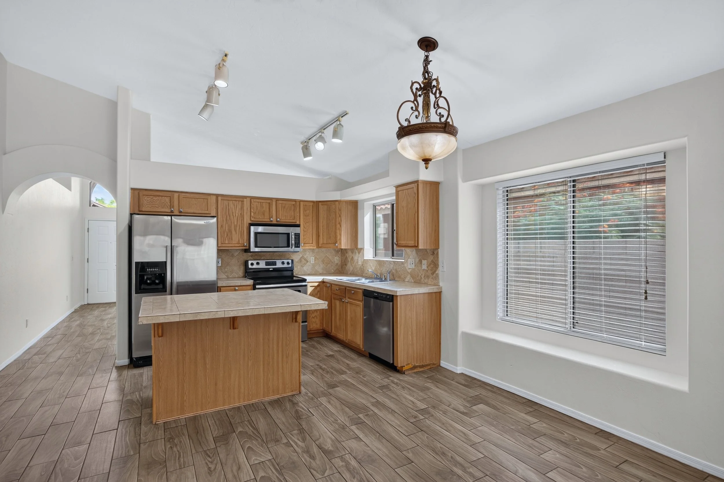 20 Kitchen photo c.jpg