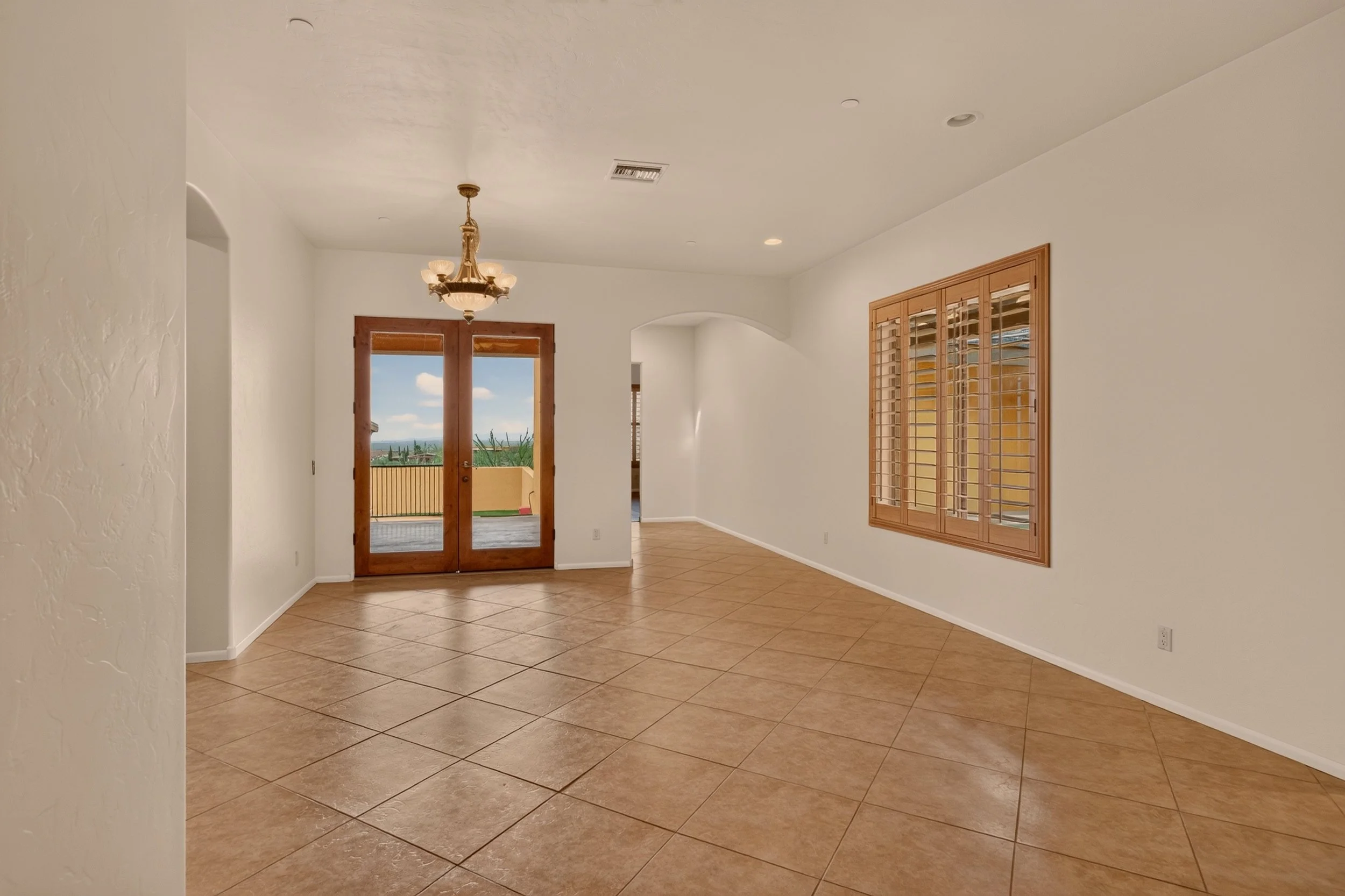 10 Interior Entrance photo b.jpg