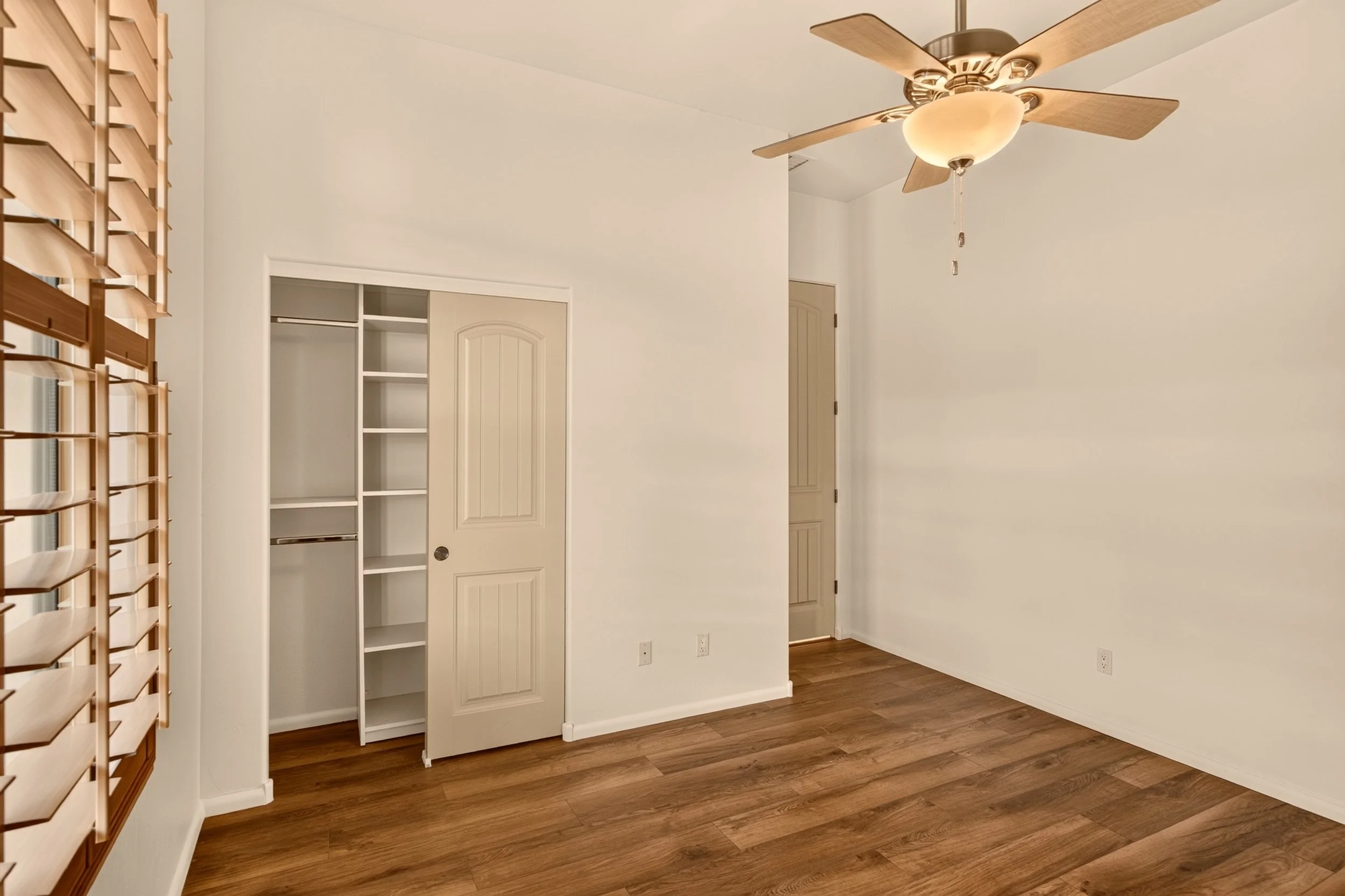 18 Bedroom 1 photo b.jpg