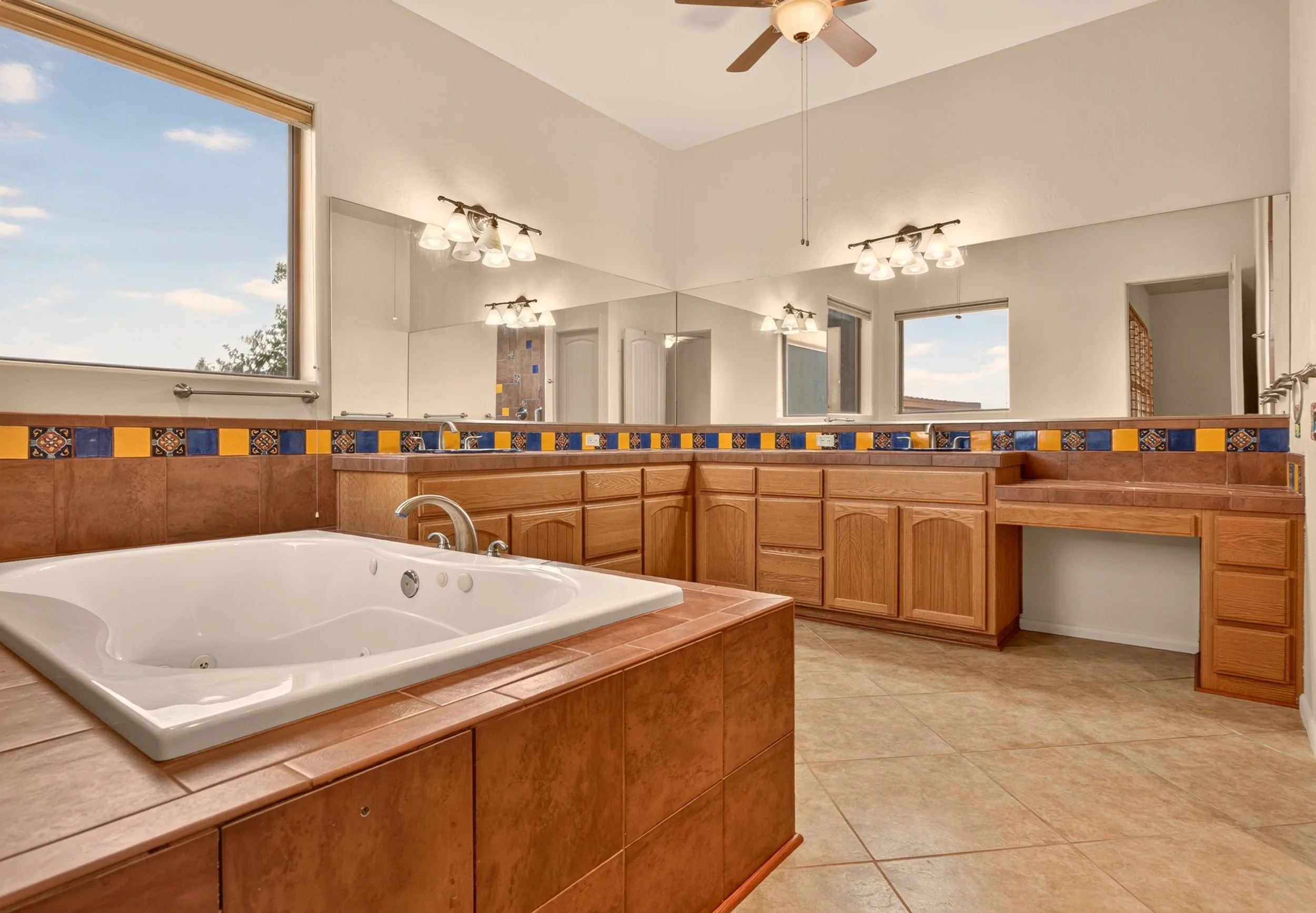 22 Main Bathroom photo a.jpg