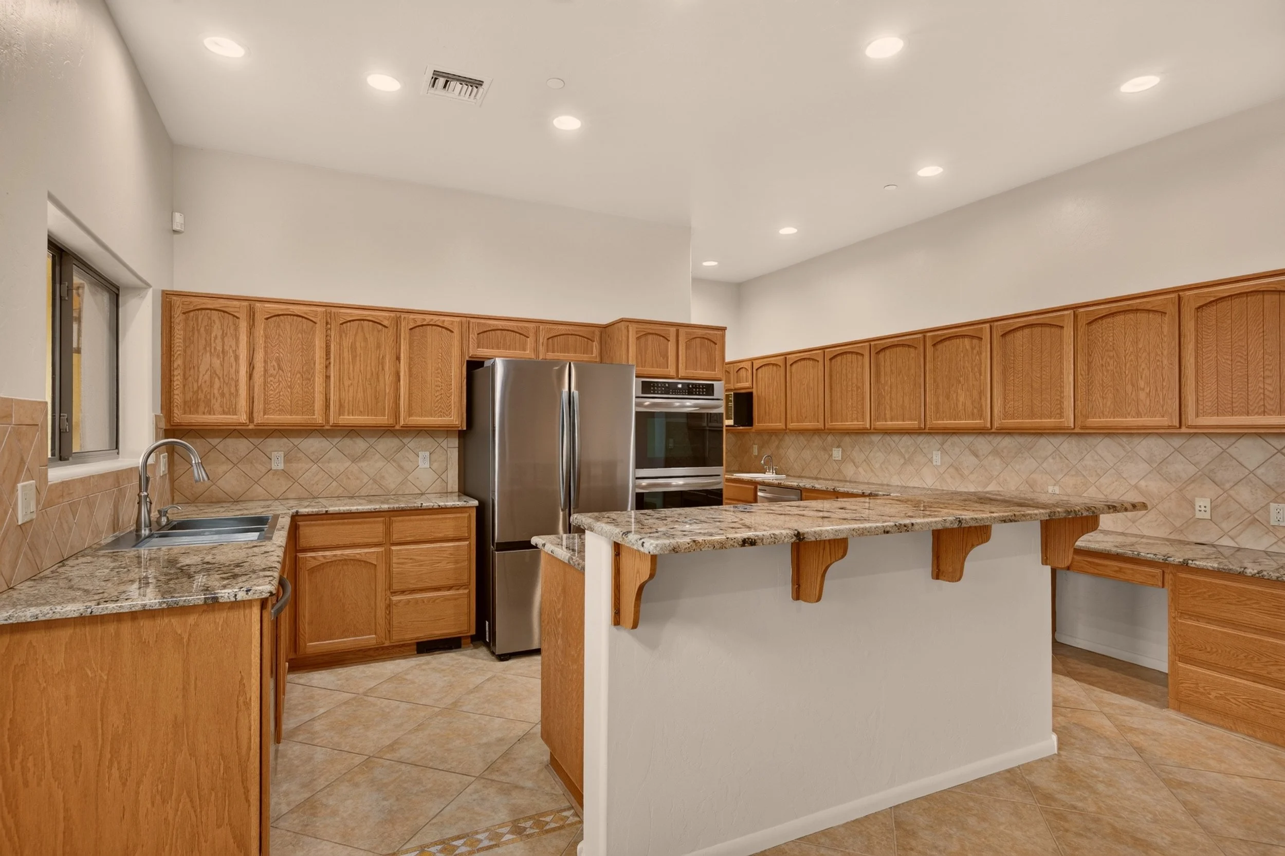29 Kitchen photo c.jpg