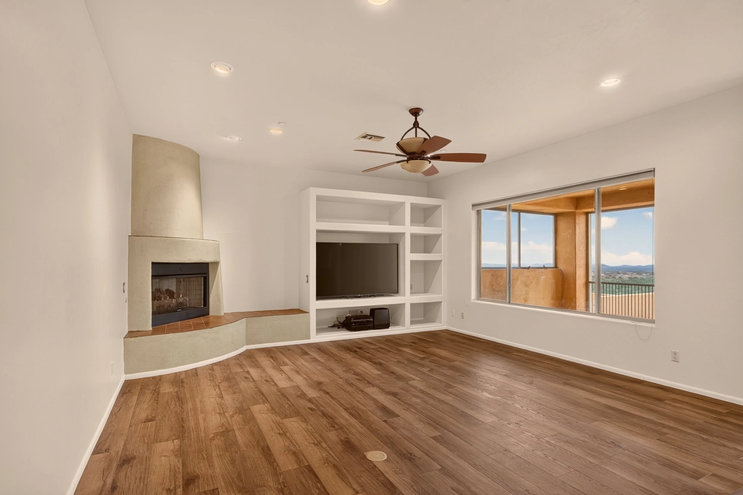 31 Living Room photo a.jpg
