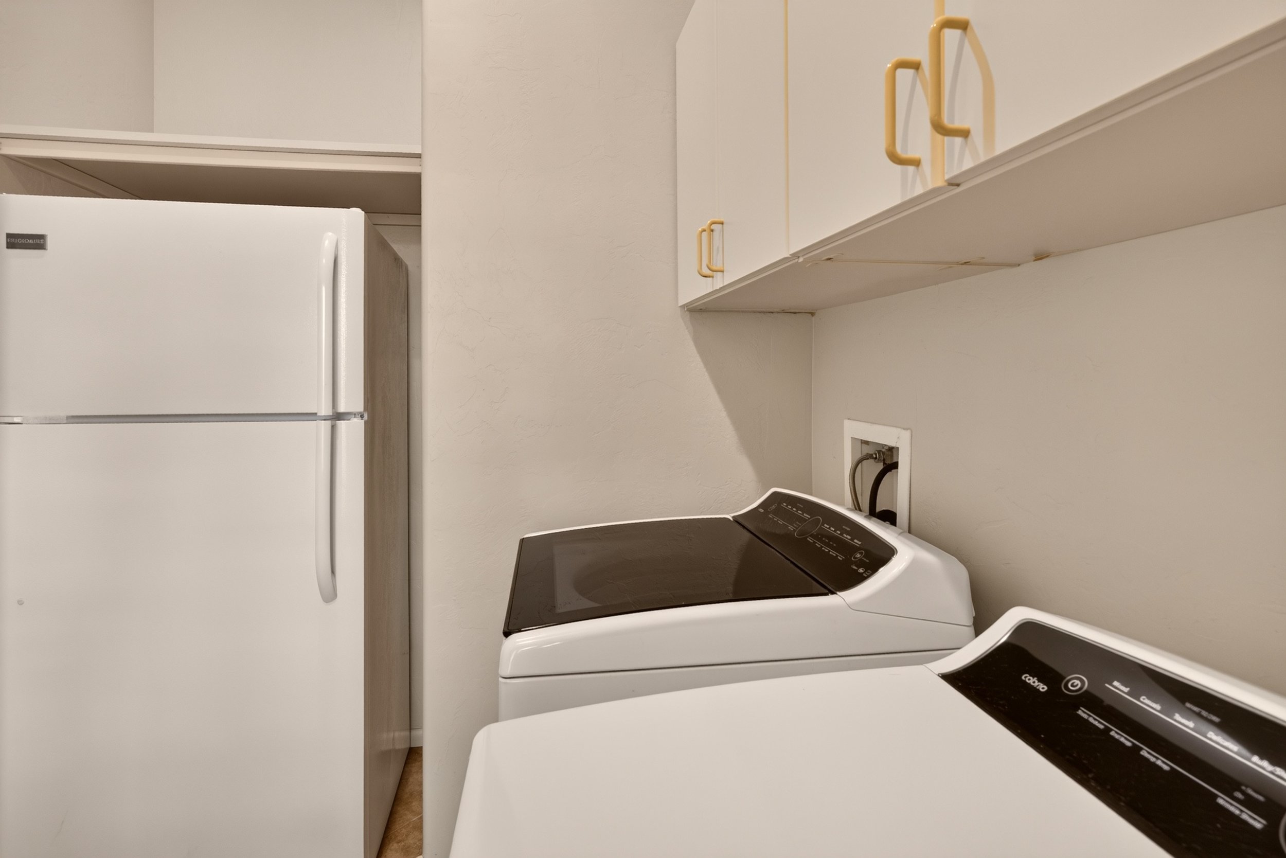 40 Laundry Room photo b.jpg