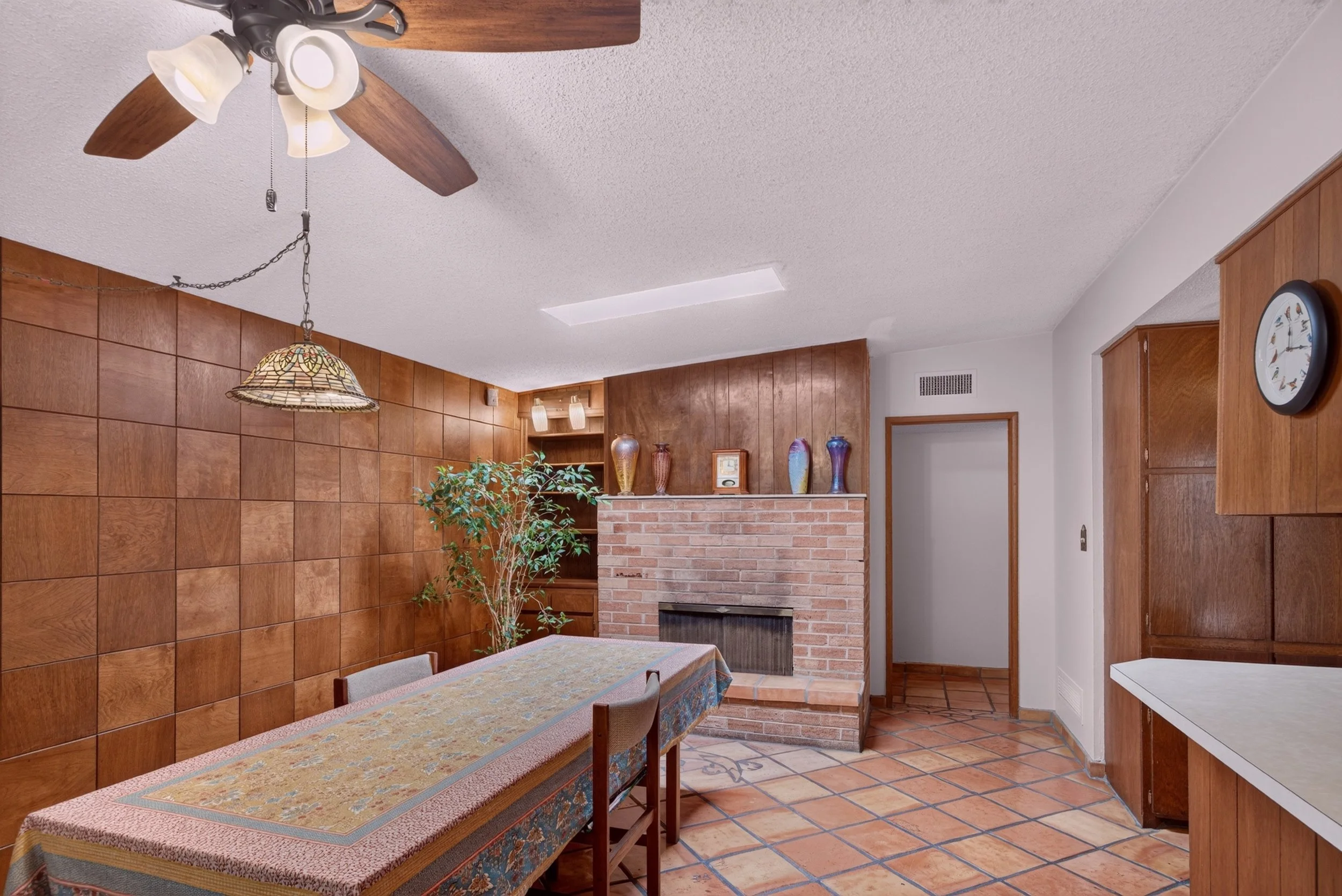 11 Dining Room photo c.jpg