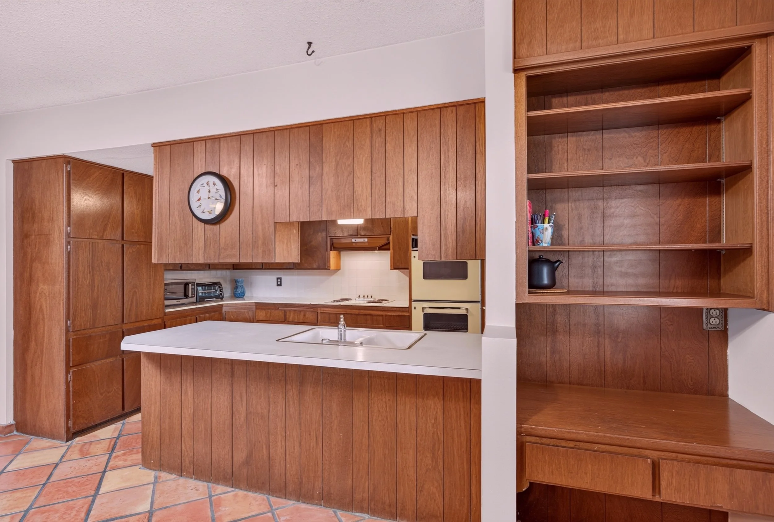 12 Kitchen photo a.jpg