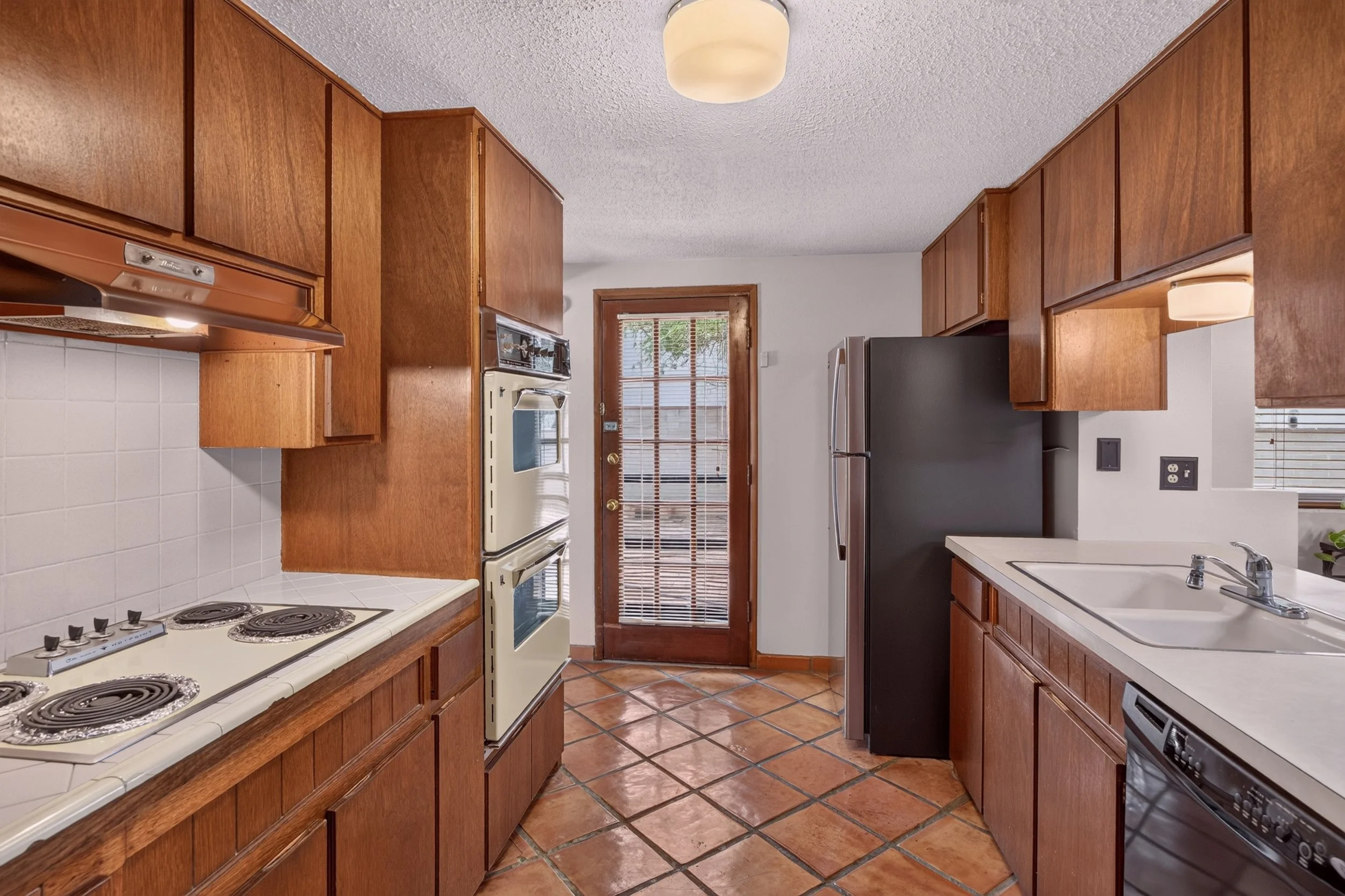 14 Kitchen photo c.jpg