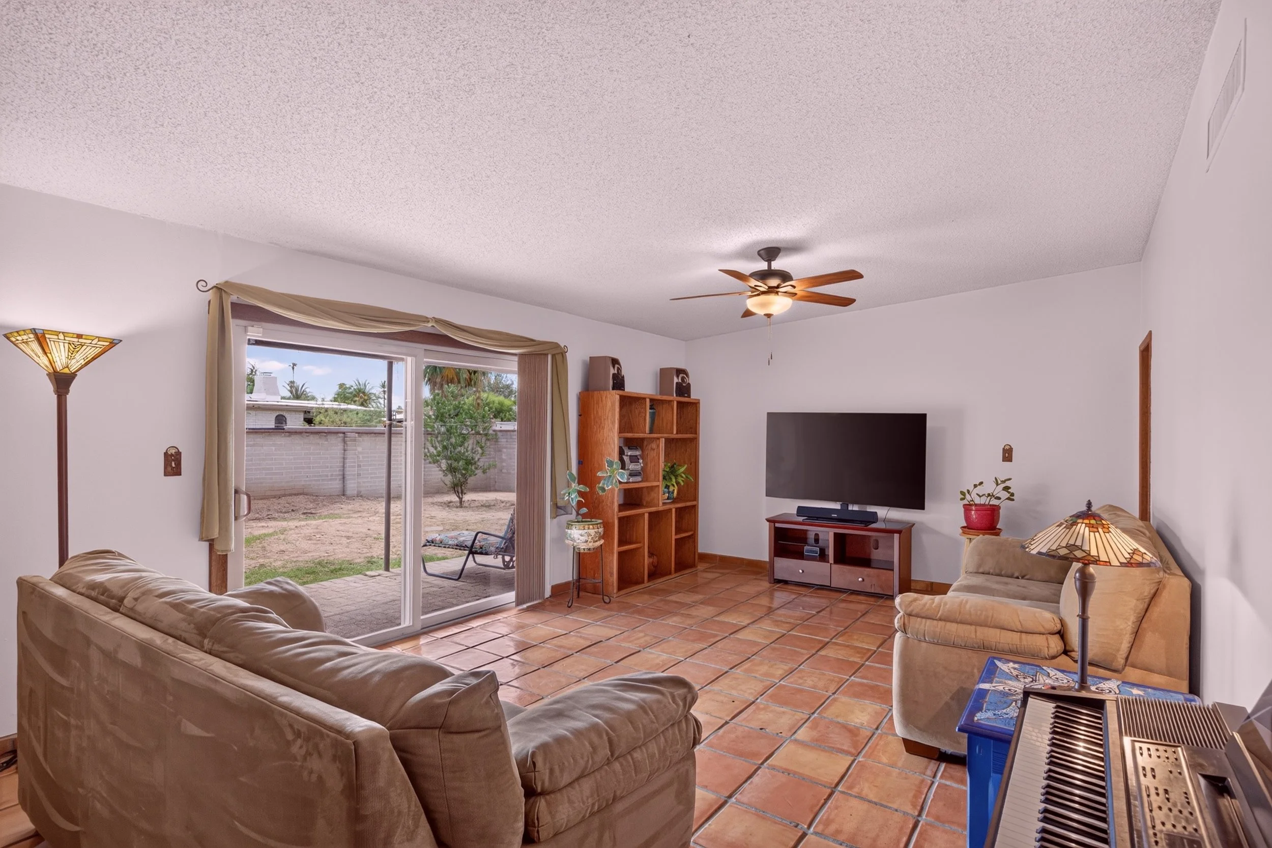 18 Living Room photo c.jpg