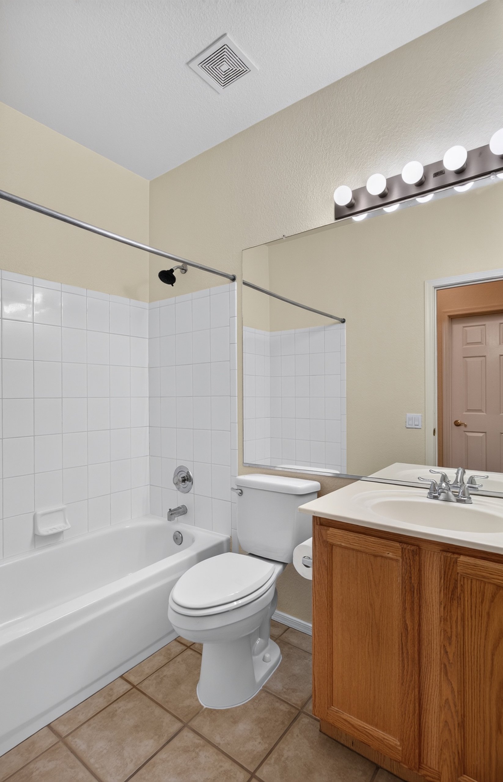 9 Bathroom.jpg