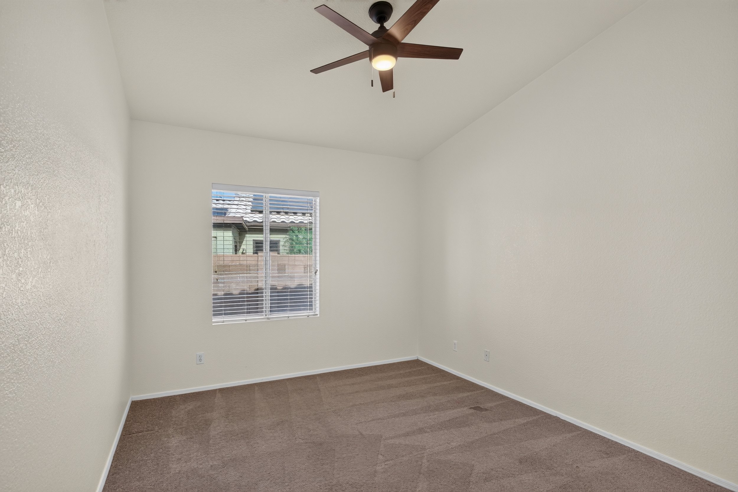 11 Bedroom 1 photo a.jpg