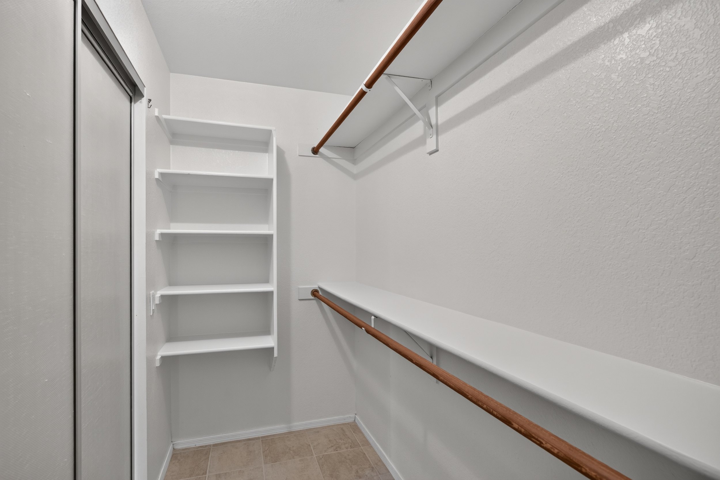 29 Main Bedroom Closet photo a.jpg