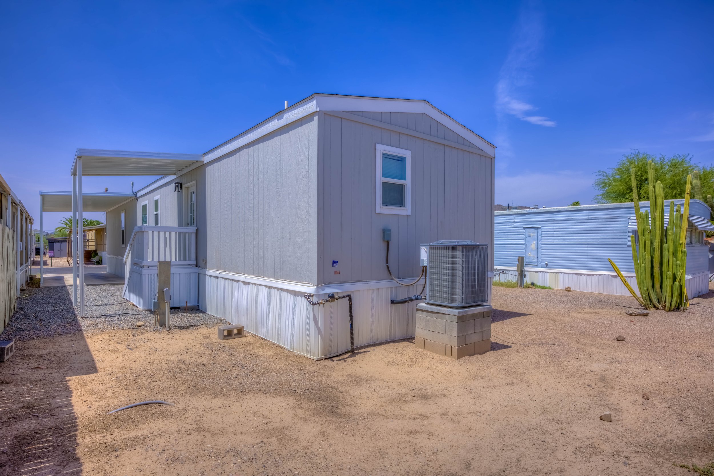 6 Exterior photo f.jpg