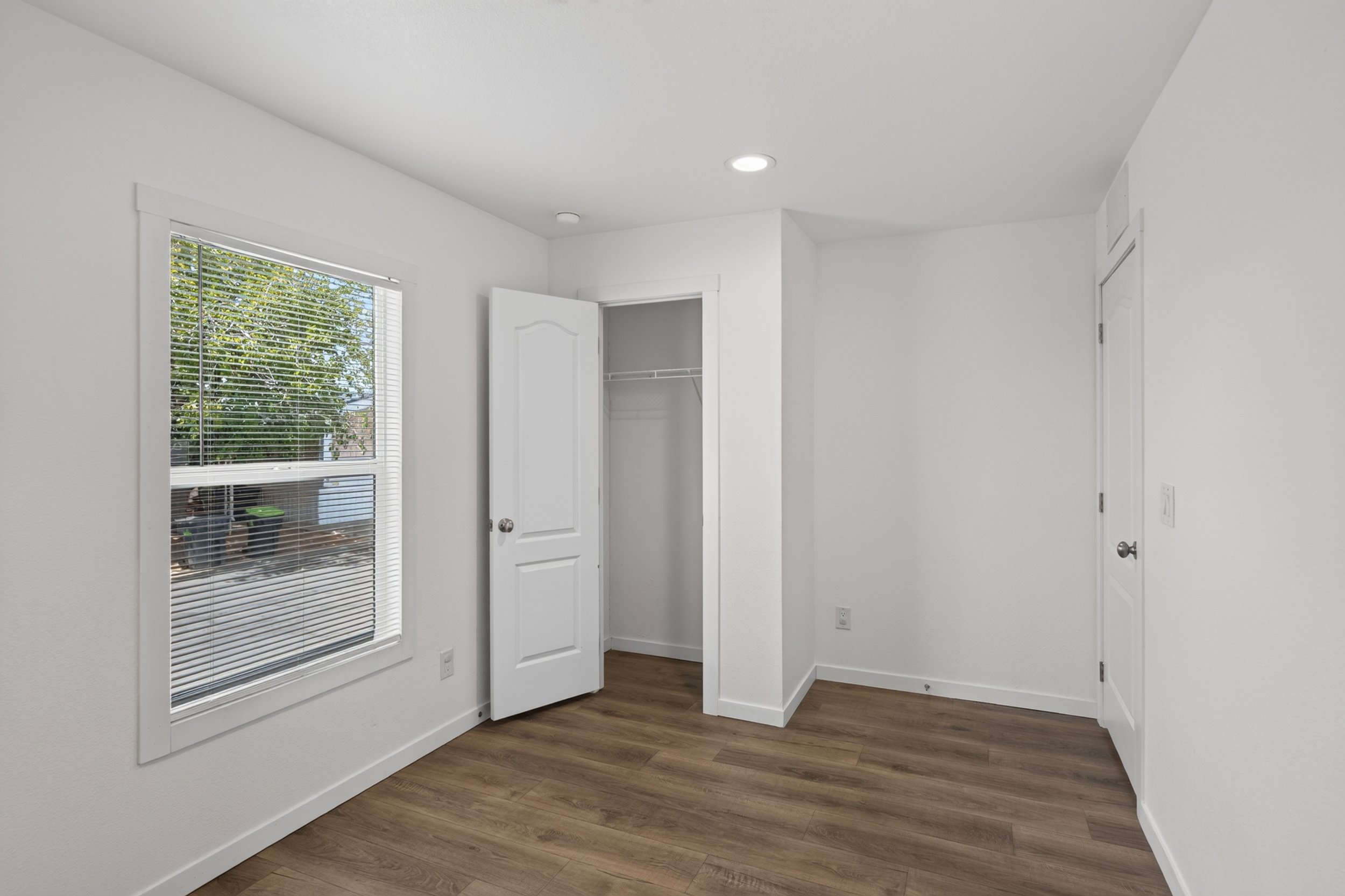 12 Bedroom 1 photo c.jpg