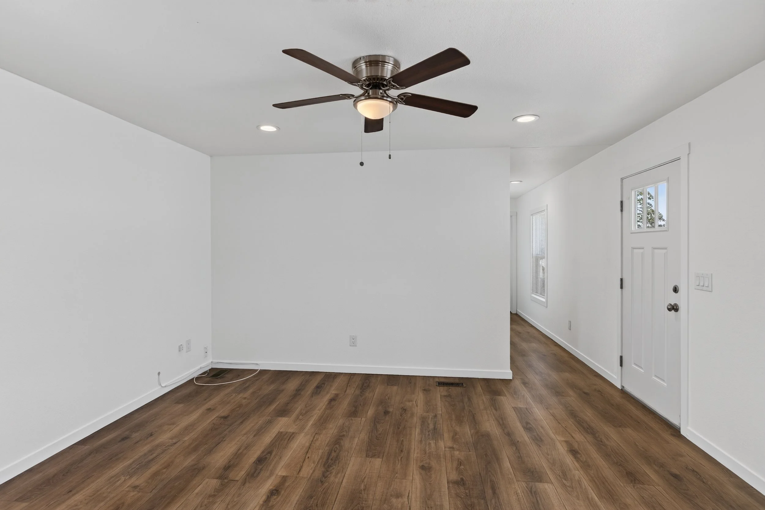 19 Living Room photo c.jpg
