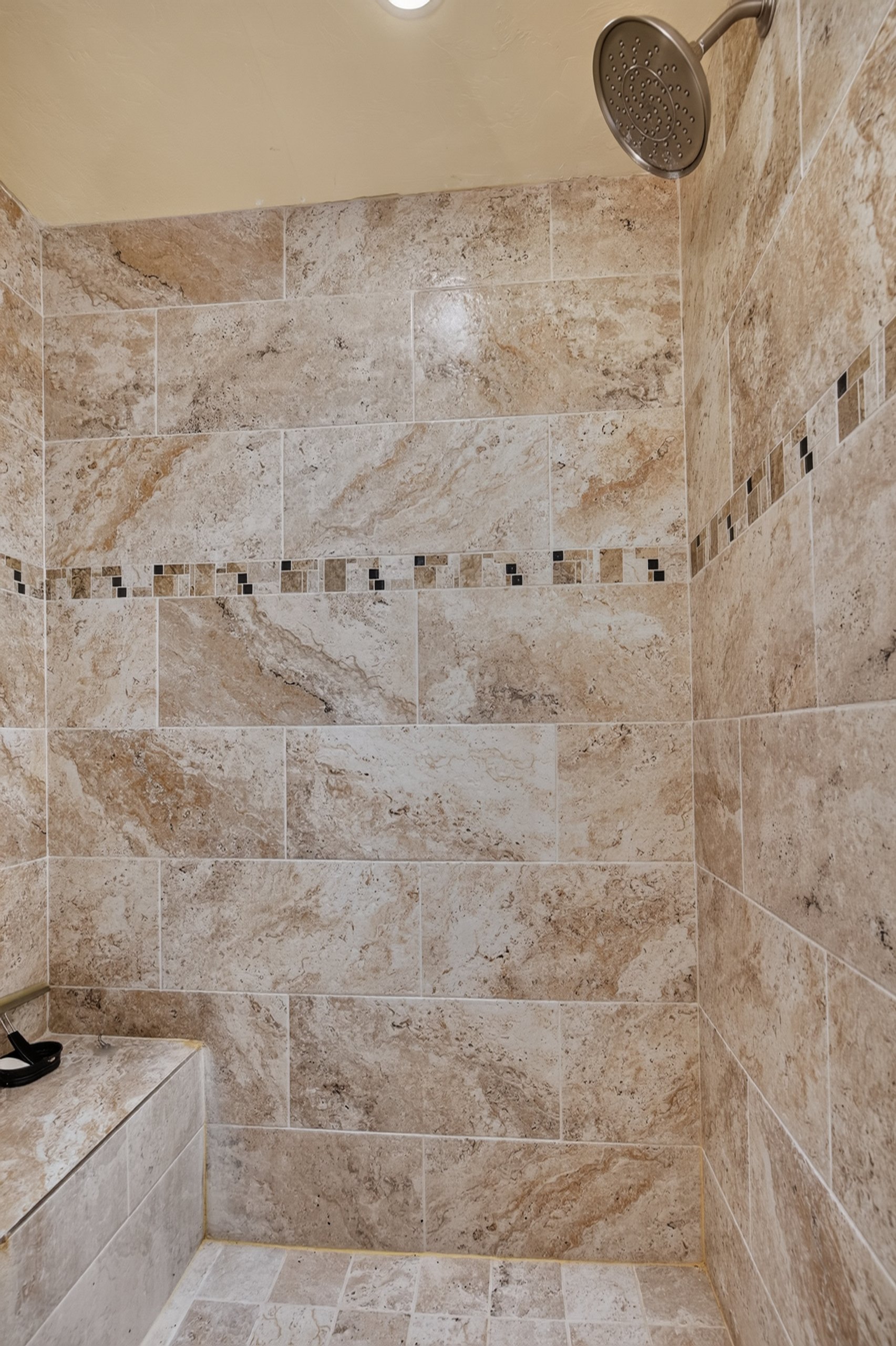 32 Main Bathroom photo b.jpg