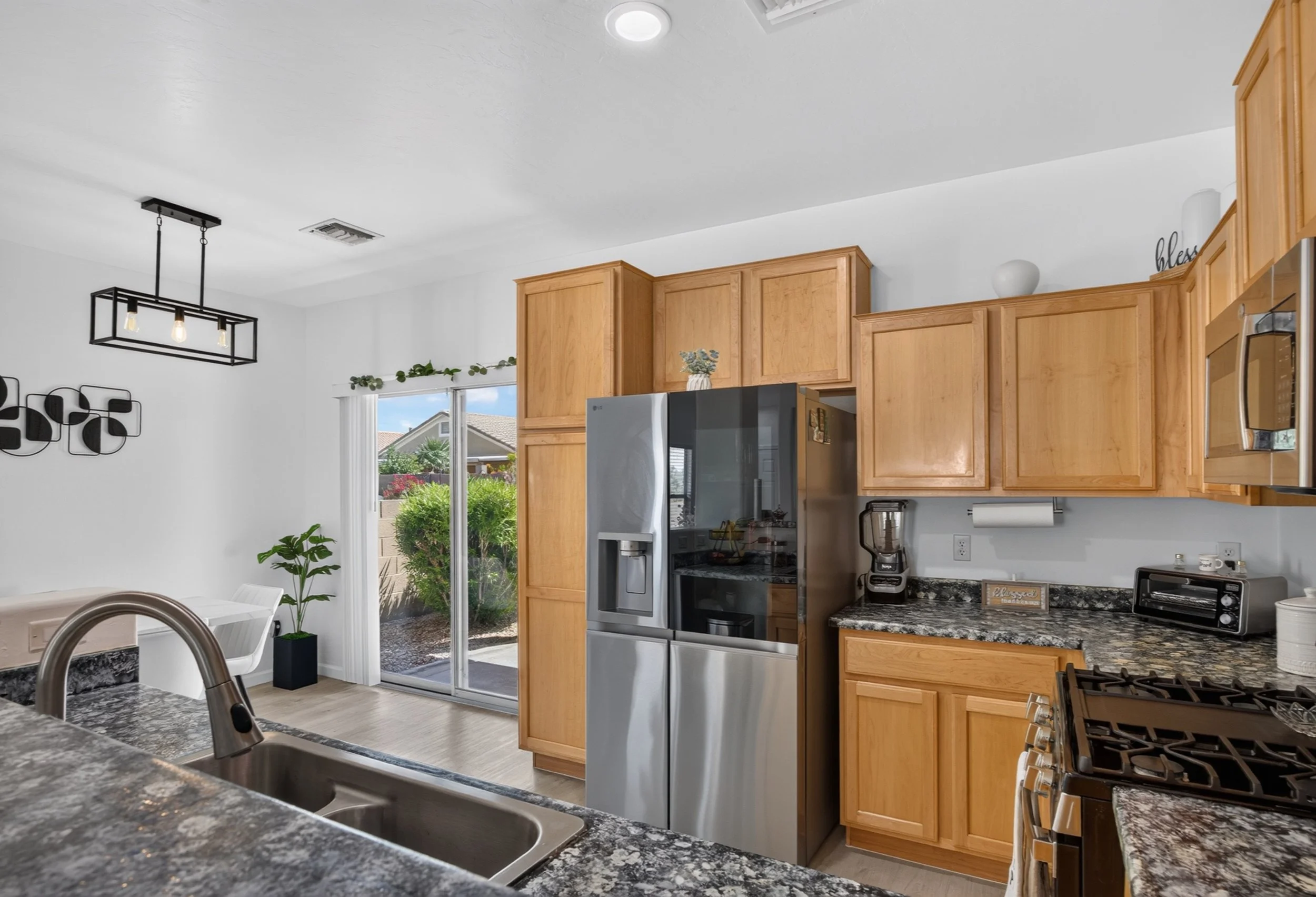 19 Kitchen photo c.jpg
