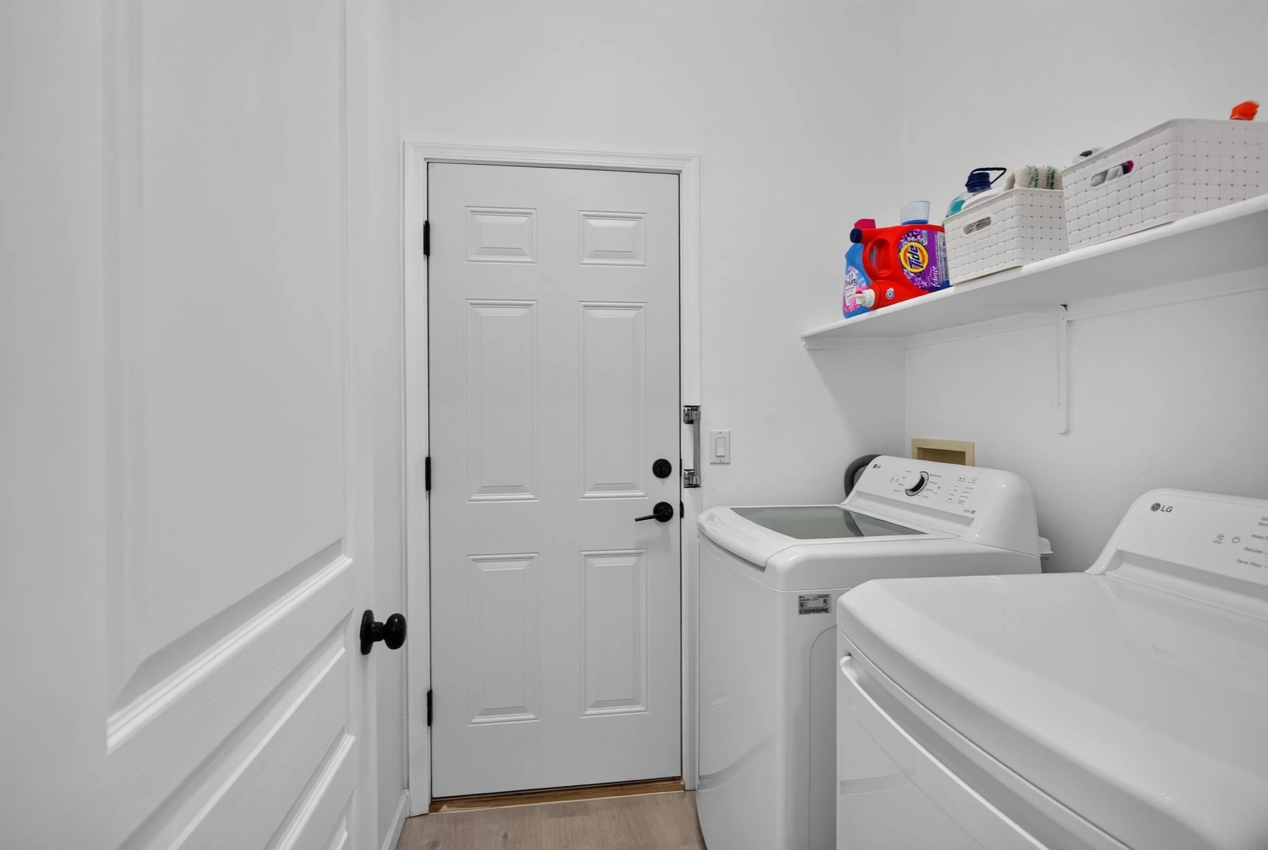 21 Laundry Room.jpg