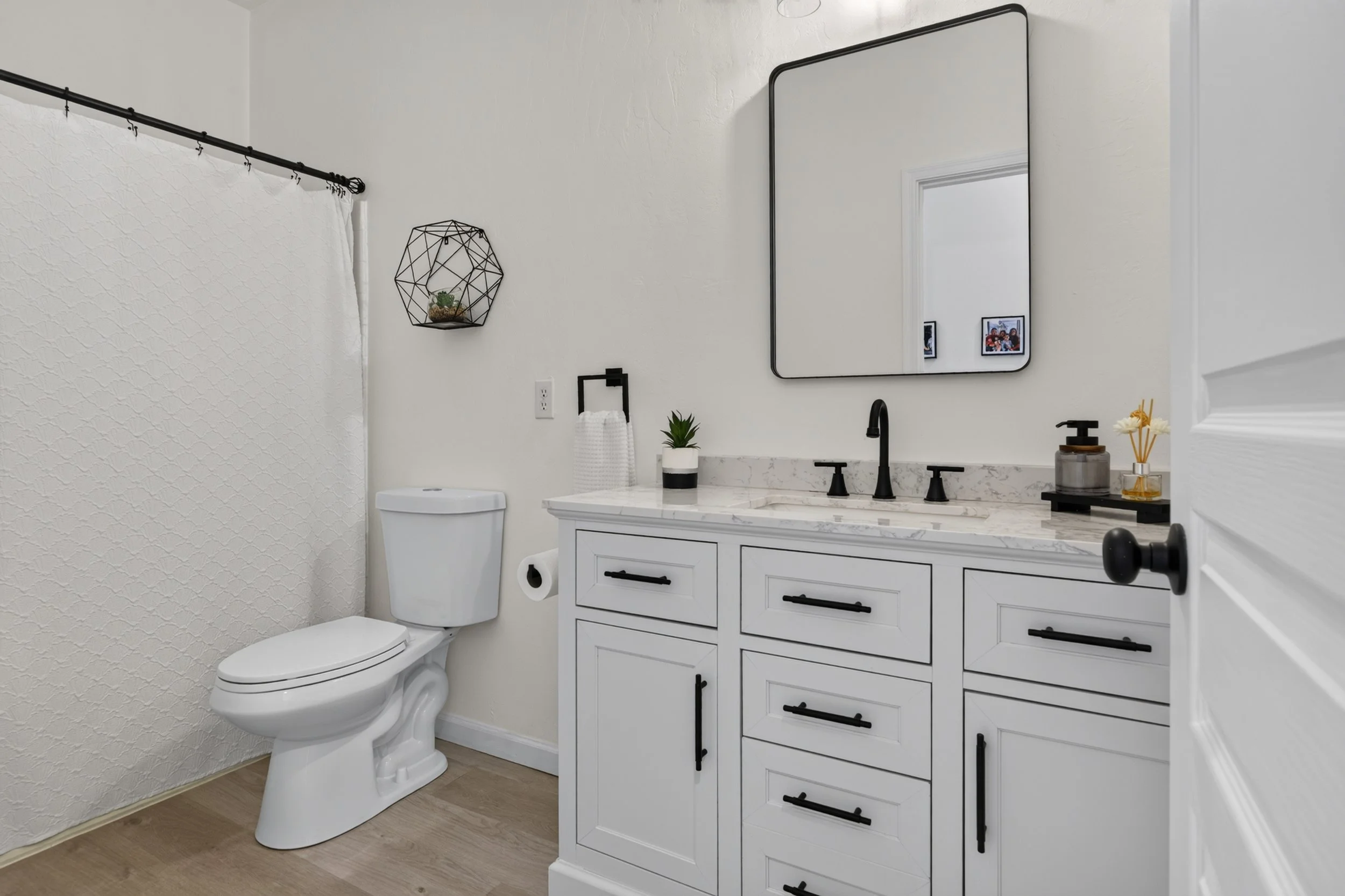 24 Bathroom.jpg