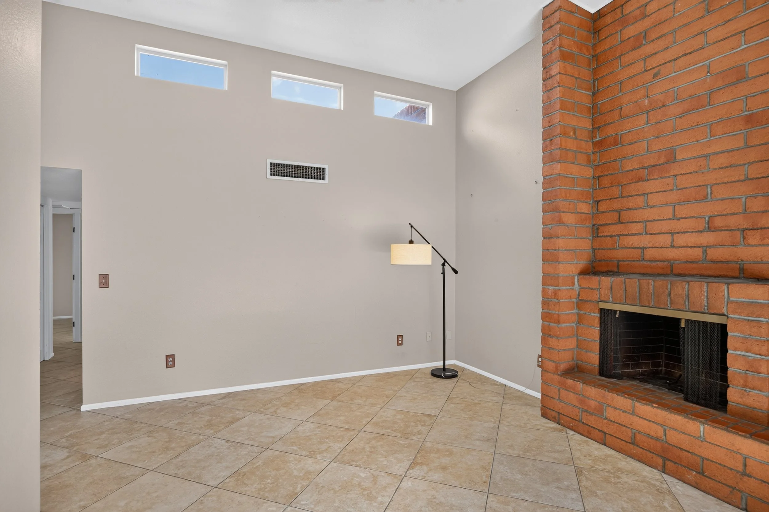 17 Family Room photo b.jpg