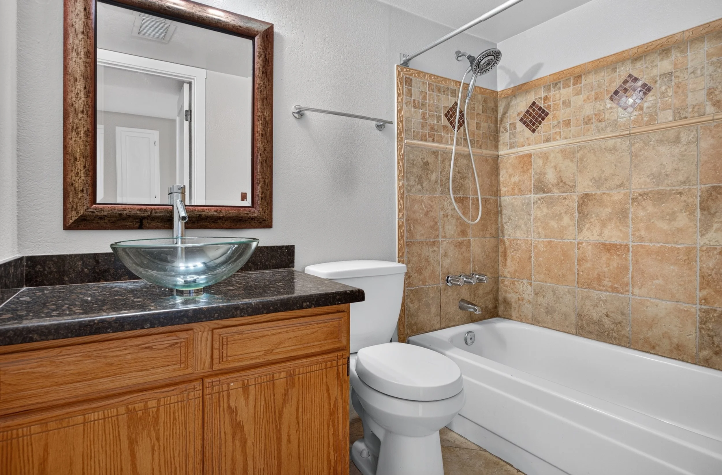 34 Bathroom.jpg