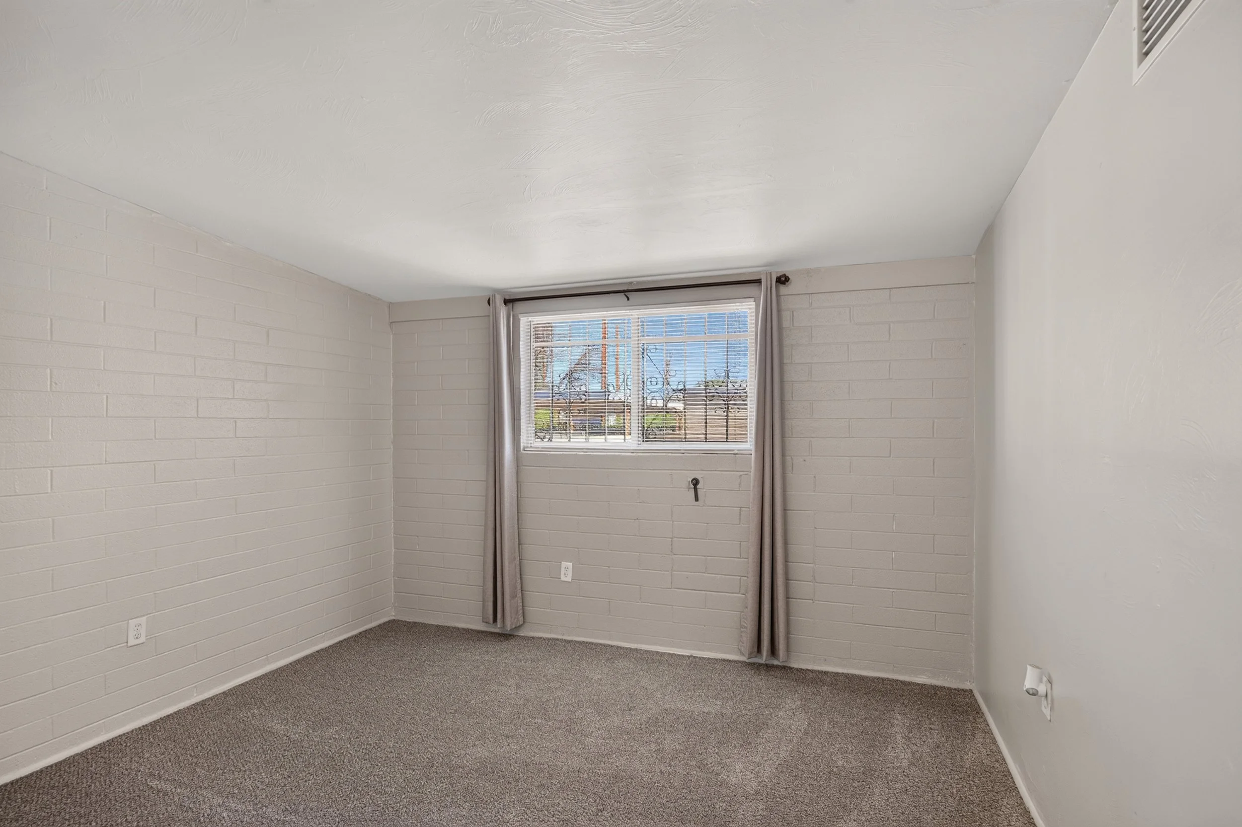 8 Bedroom photo a.jpg