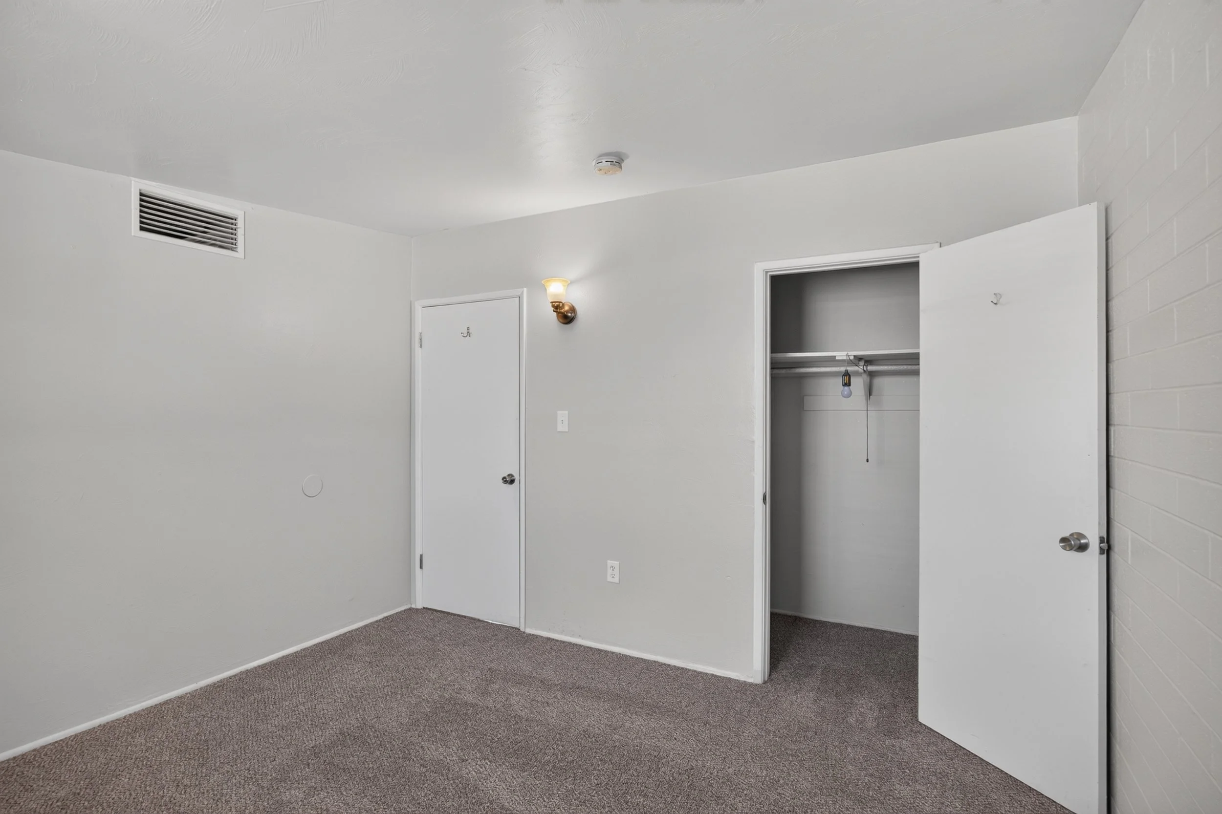 9 Bedroom photo b.jpg