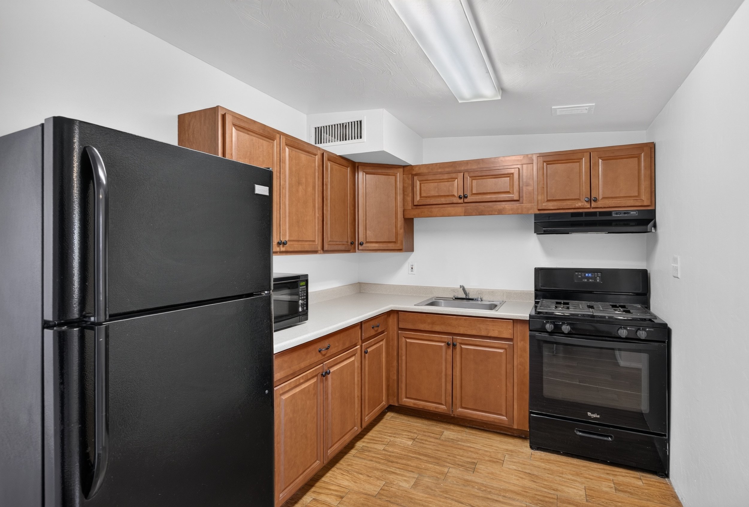 13 Kitchen photo a.jpg