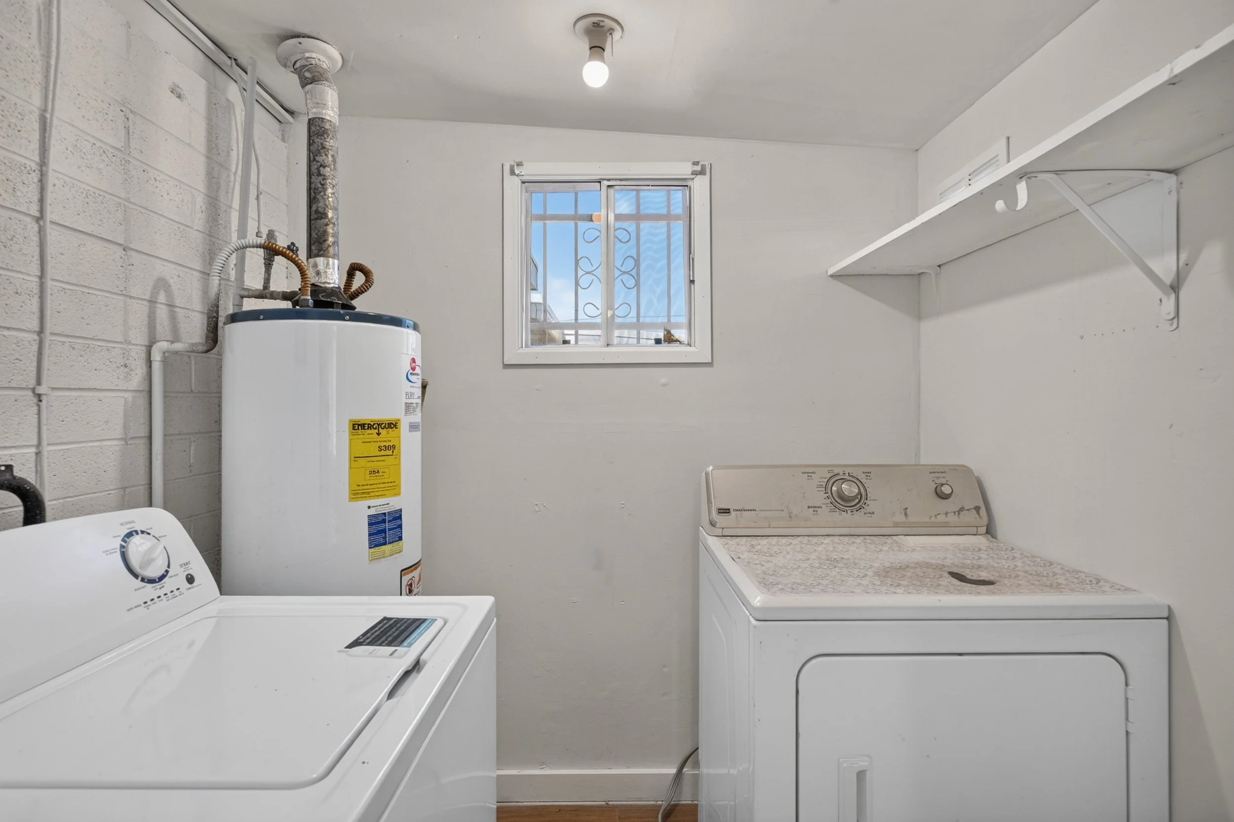 19 Laundry Room.jpg