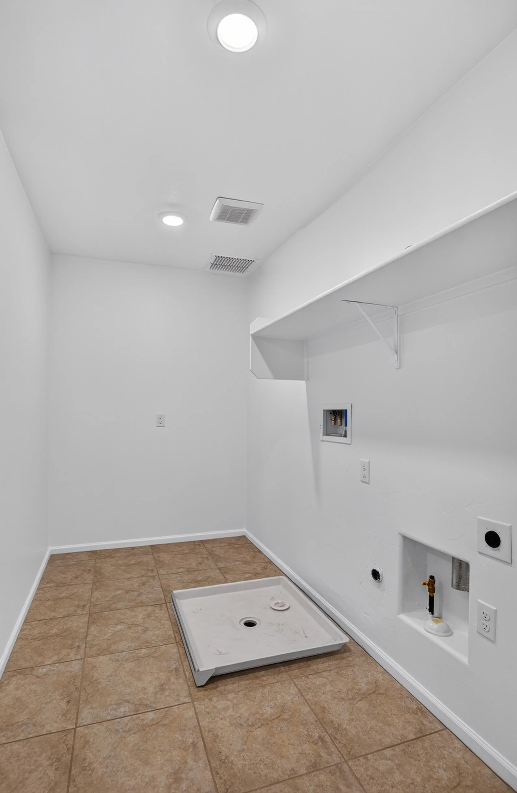 21 Laundry Room photo a.jpg