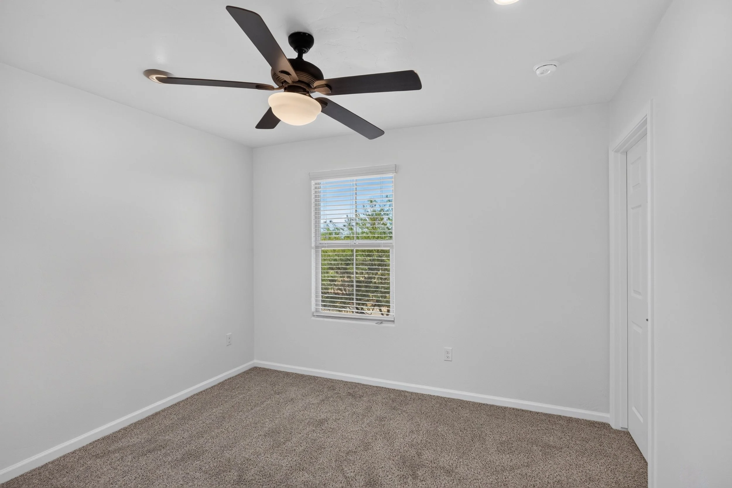 23 Bedroom 1 photo a.jpg