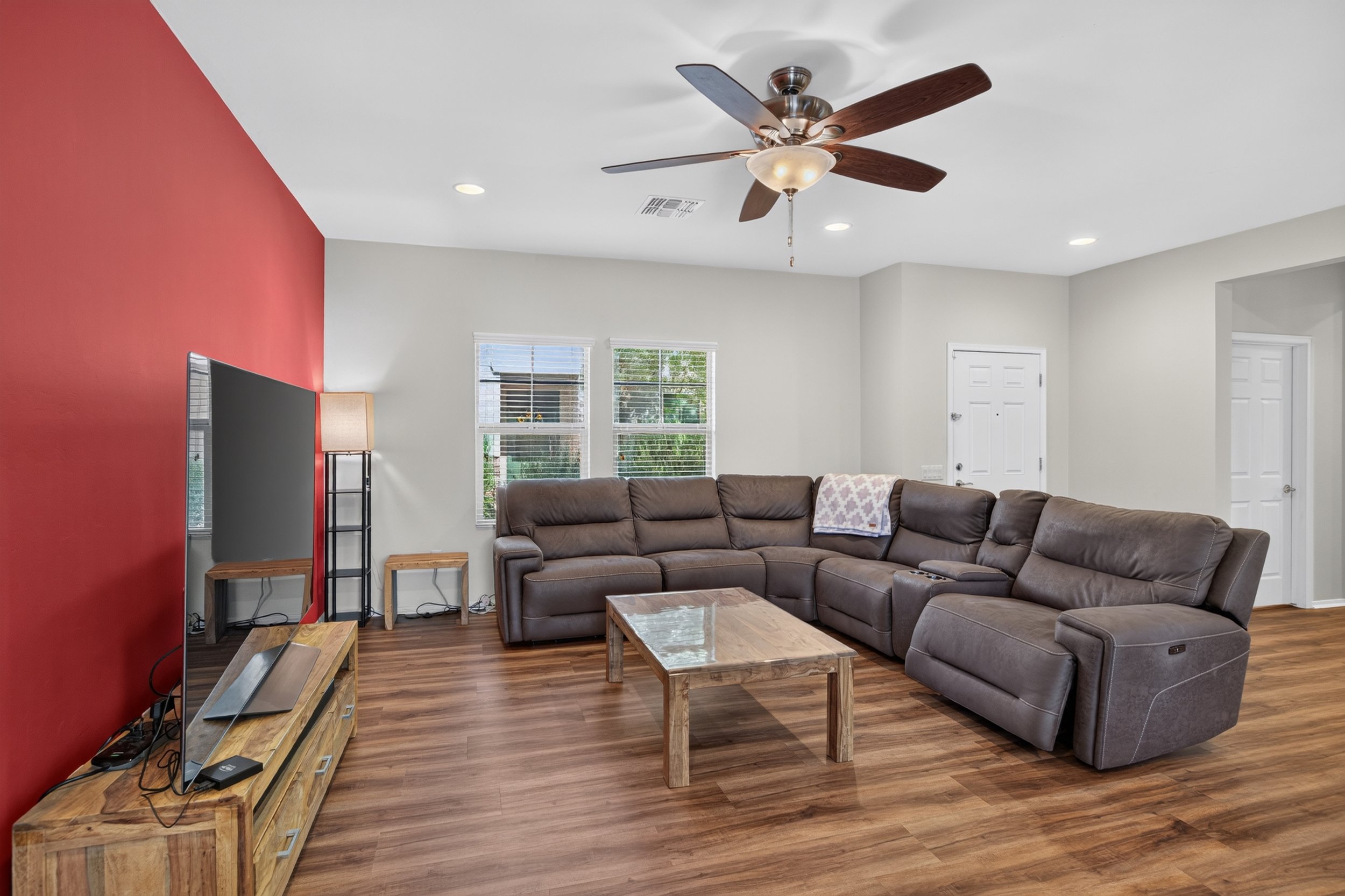 5 Living Room photo b.jpg
