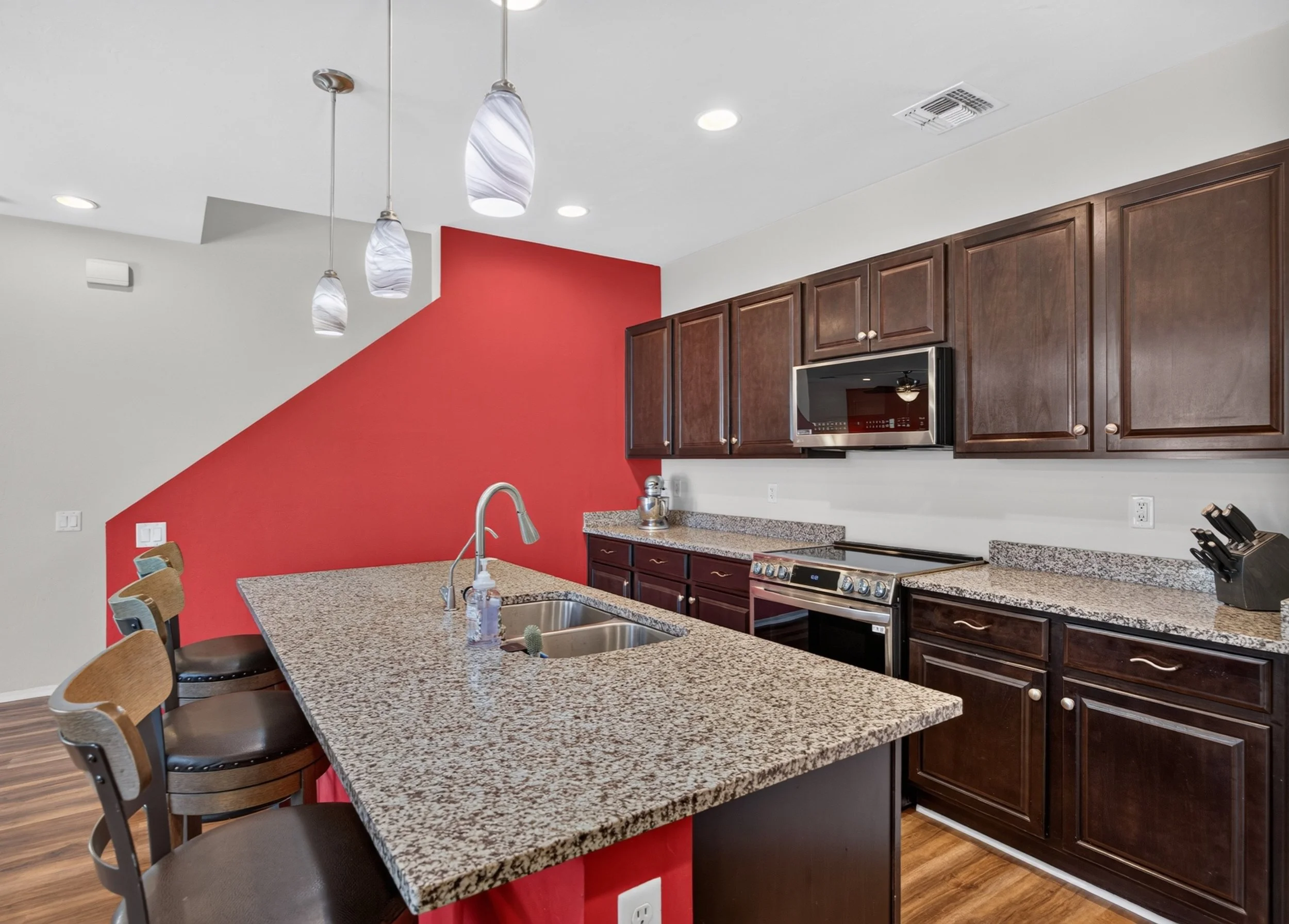 13 Kitchen photo c.jpg